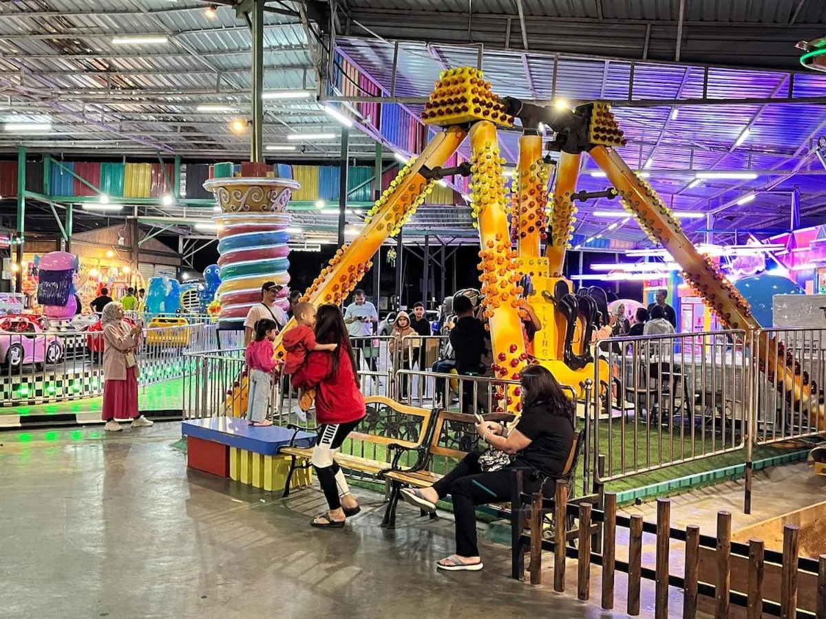 Evening entertainment in Nova Mountain n Sunrise view Hilltop Hotel Apartment in Cameron Highlands