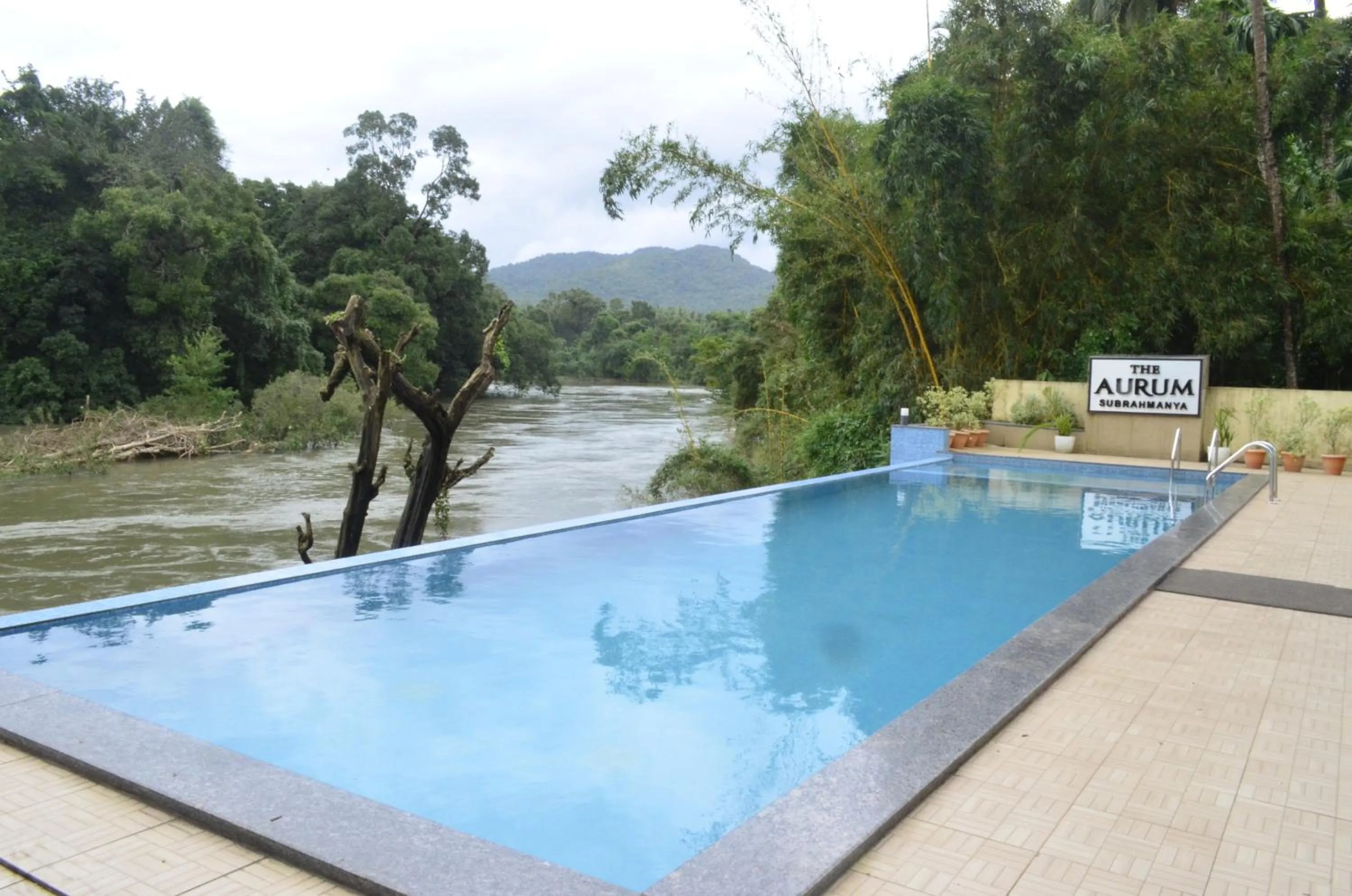 Swimming pool in The Aurum Subrahmanya