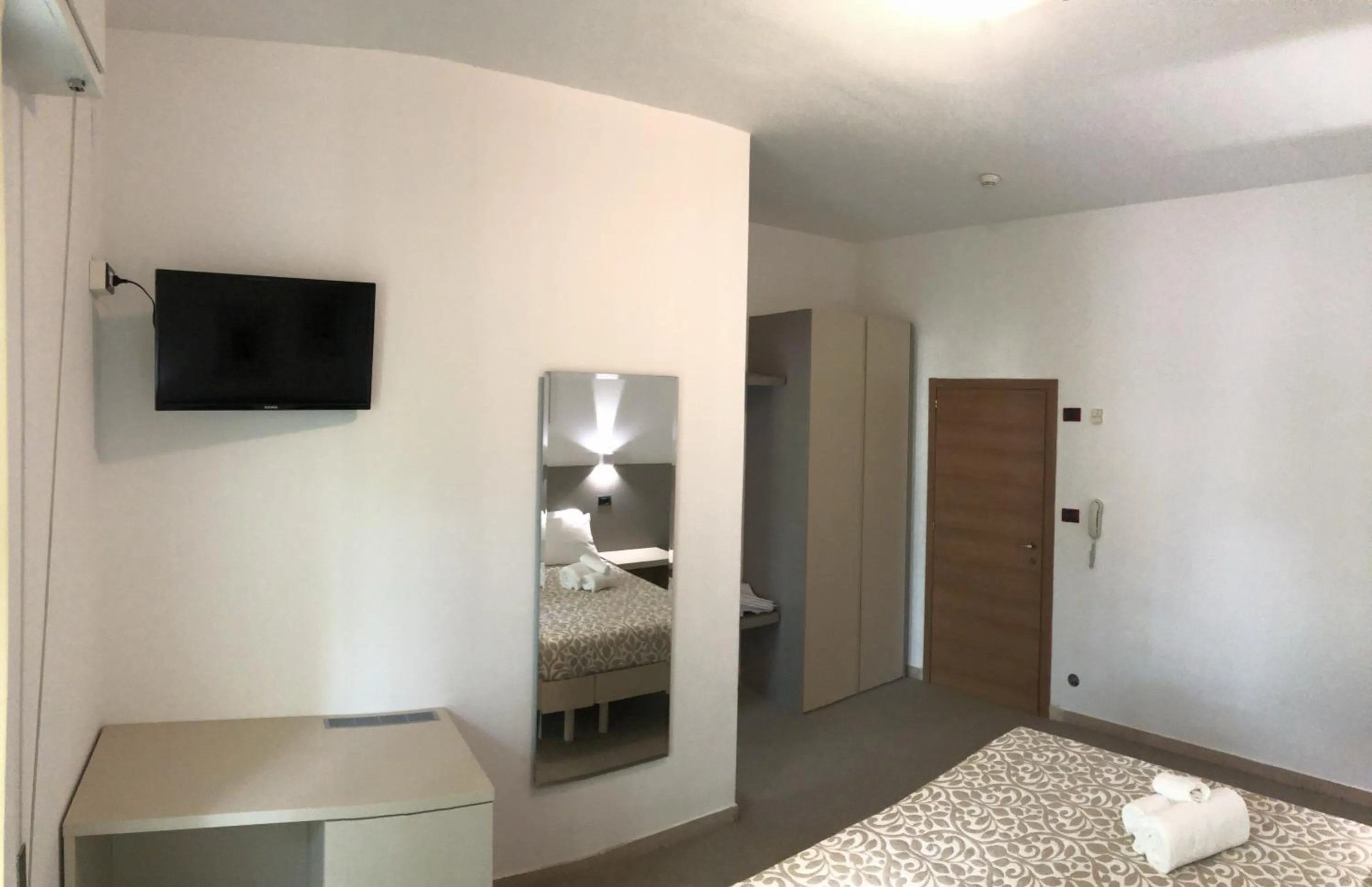 TV and multimedia in Vinsea Hotel