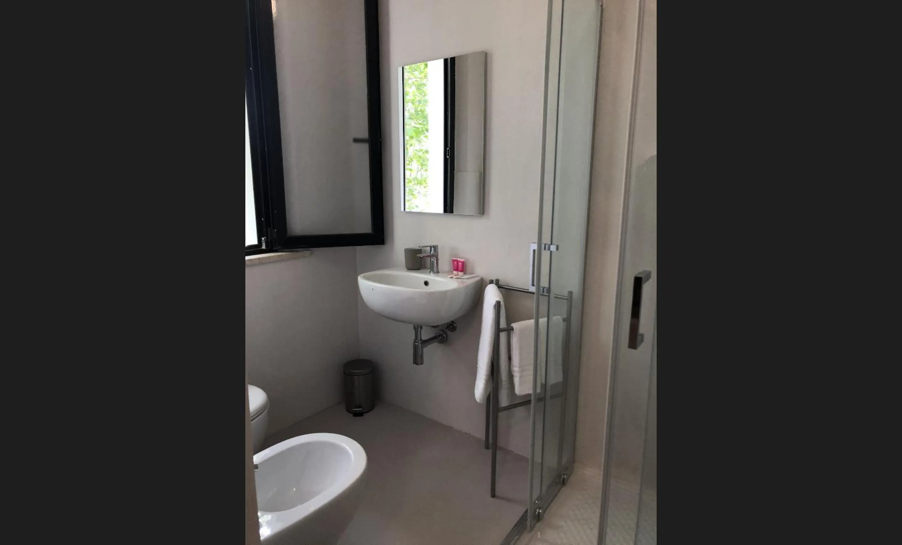 Bathroom in Vinsea Hotel