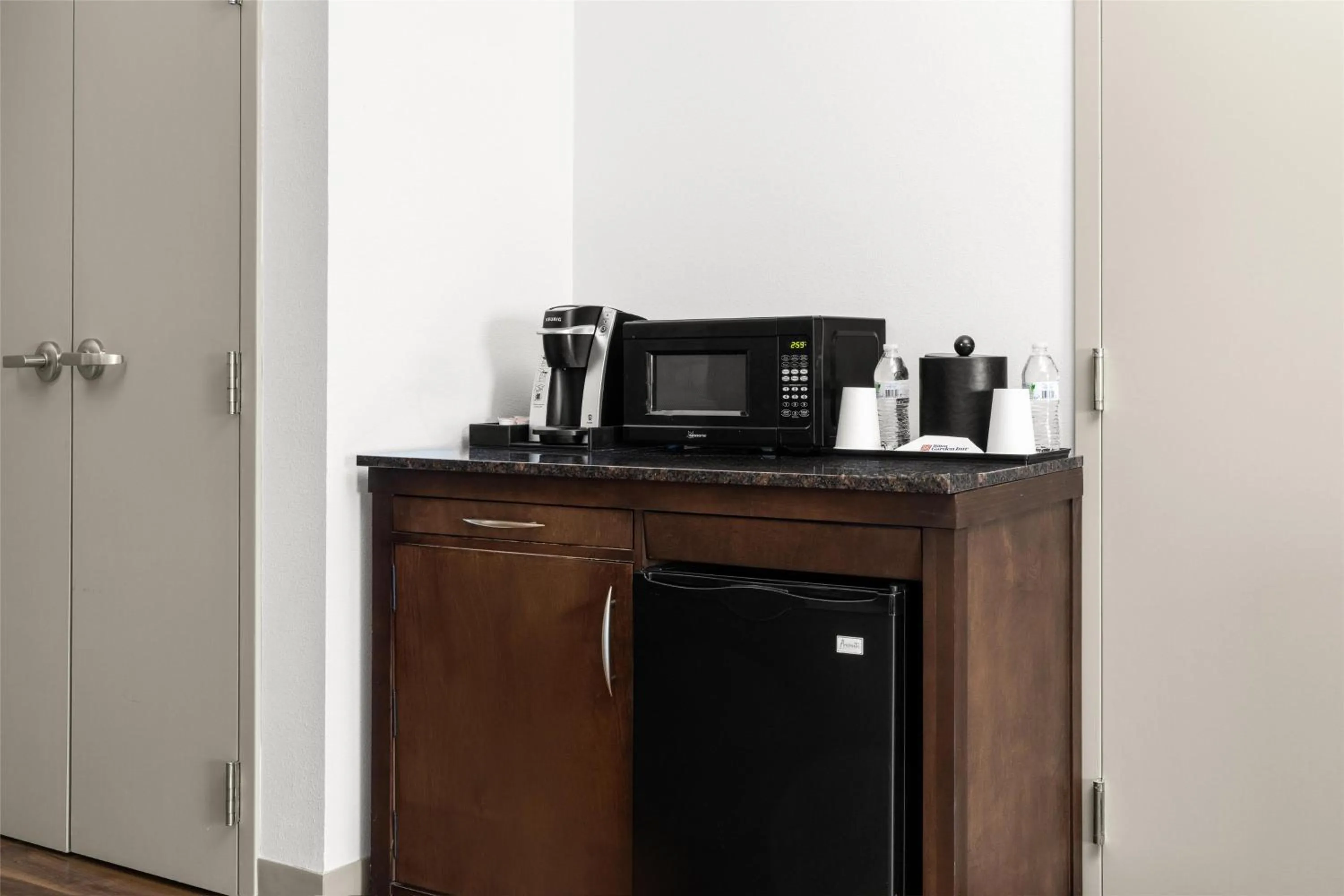 Photo of the whole room in Hilton Garden Inn Pascagoula