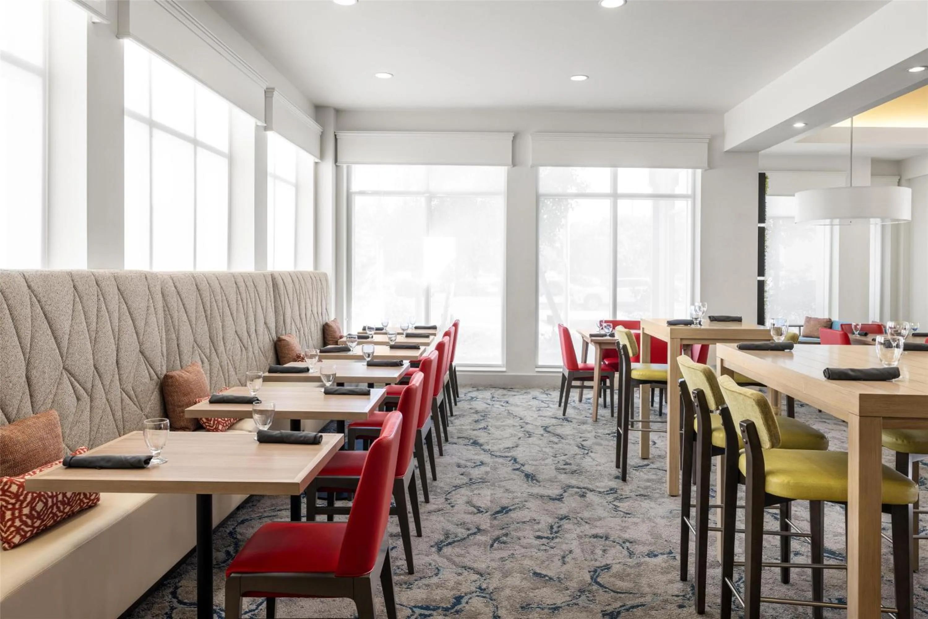 Restaurant/places to eat in Hilton Garden Inn Pascagoula