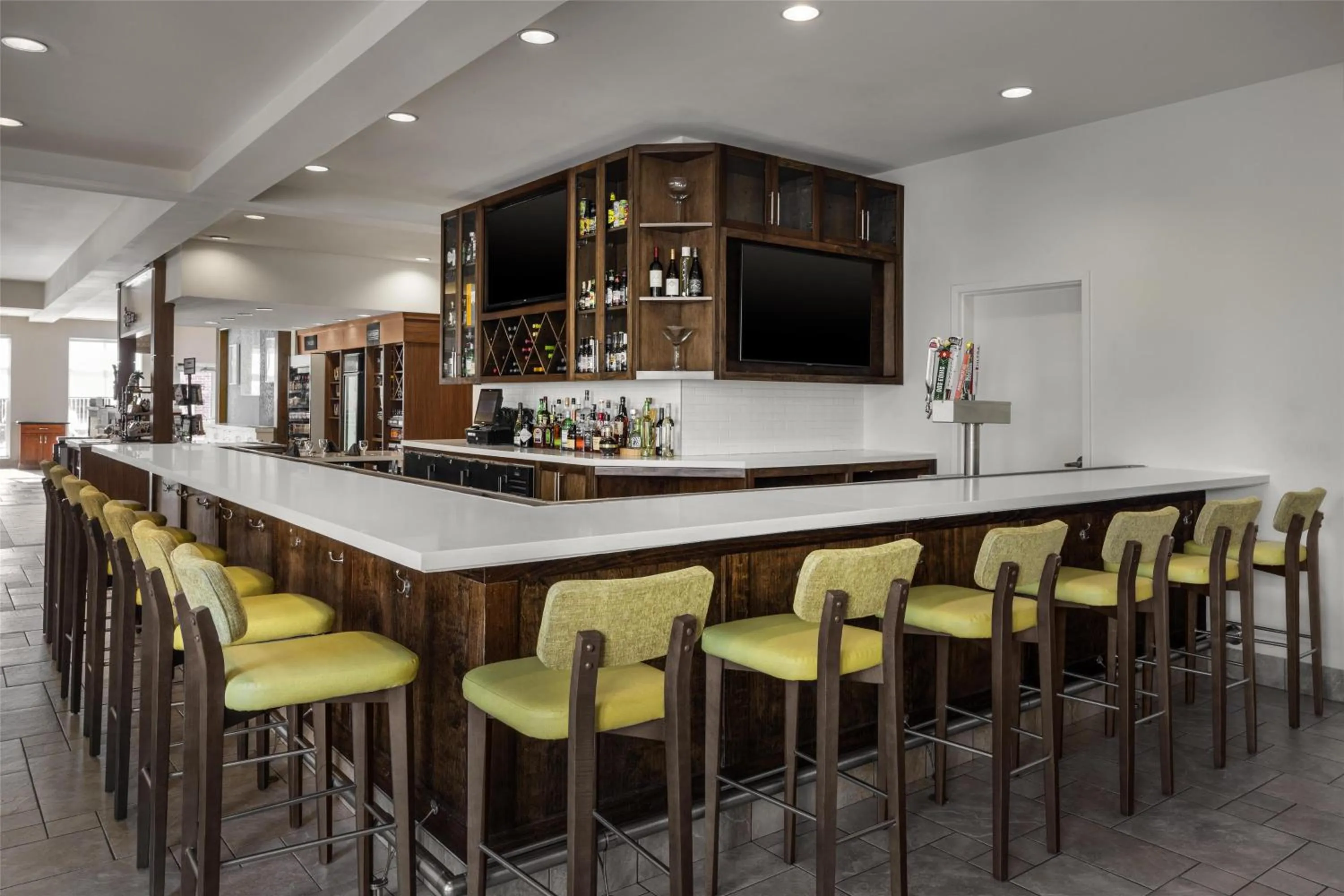 Lounge or bar in Hilton Garden Inn Pascagoula