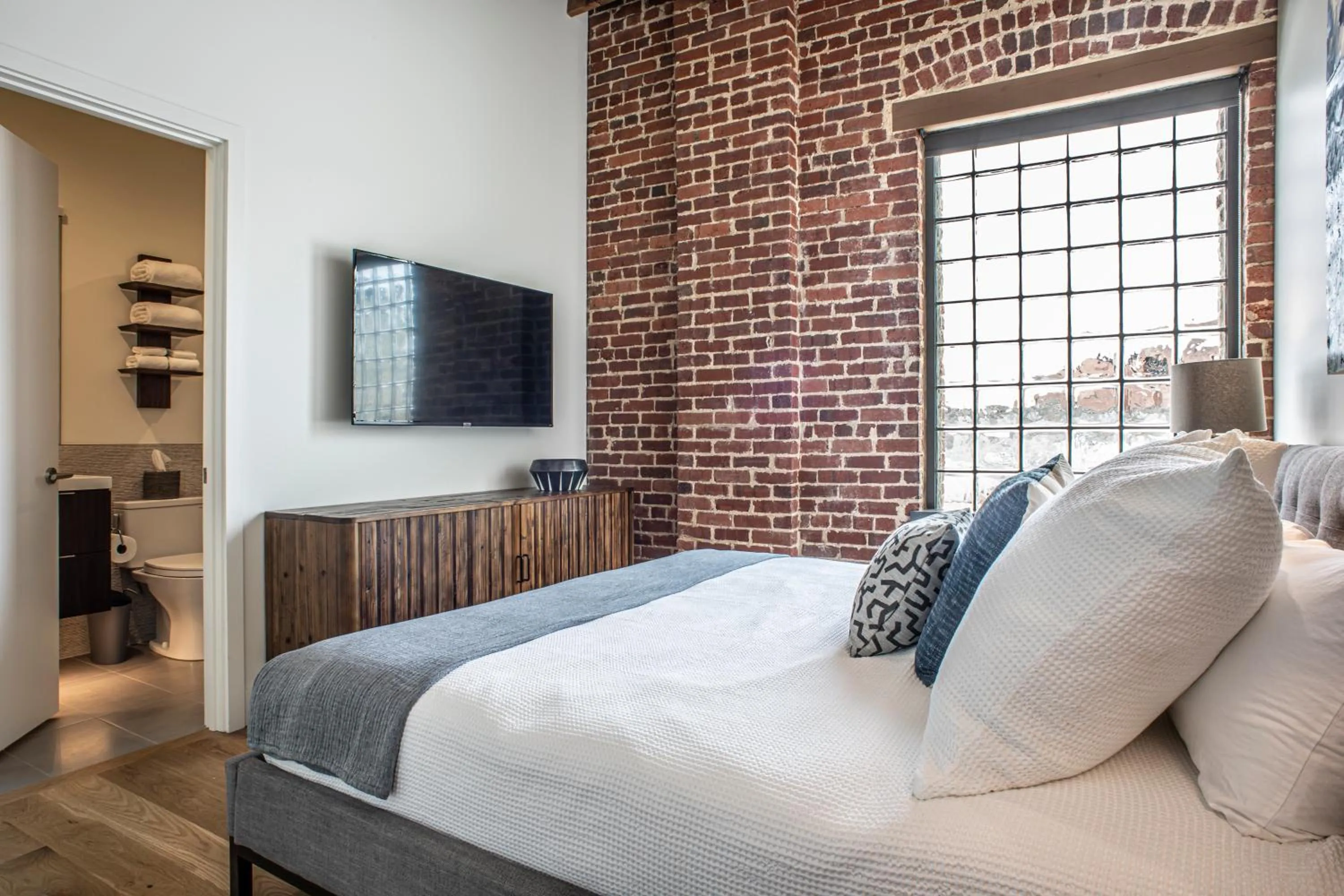 Bedroom, Bed in Elevation Lofts Hotel