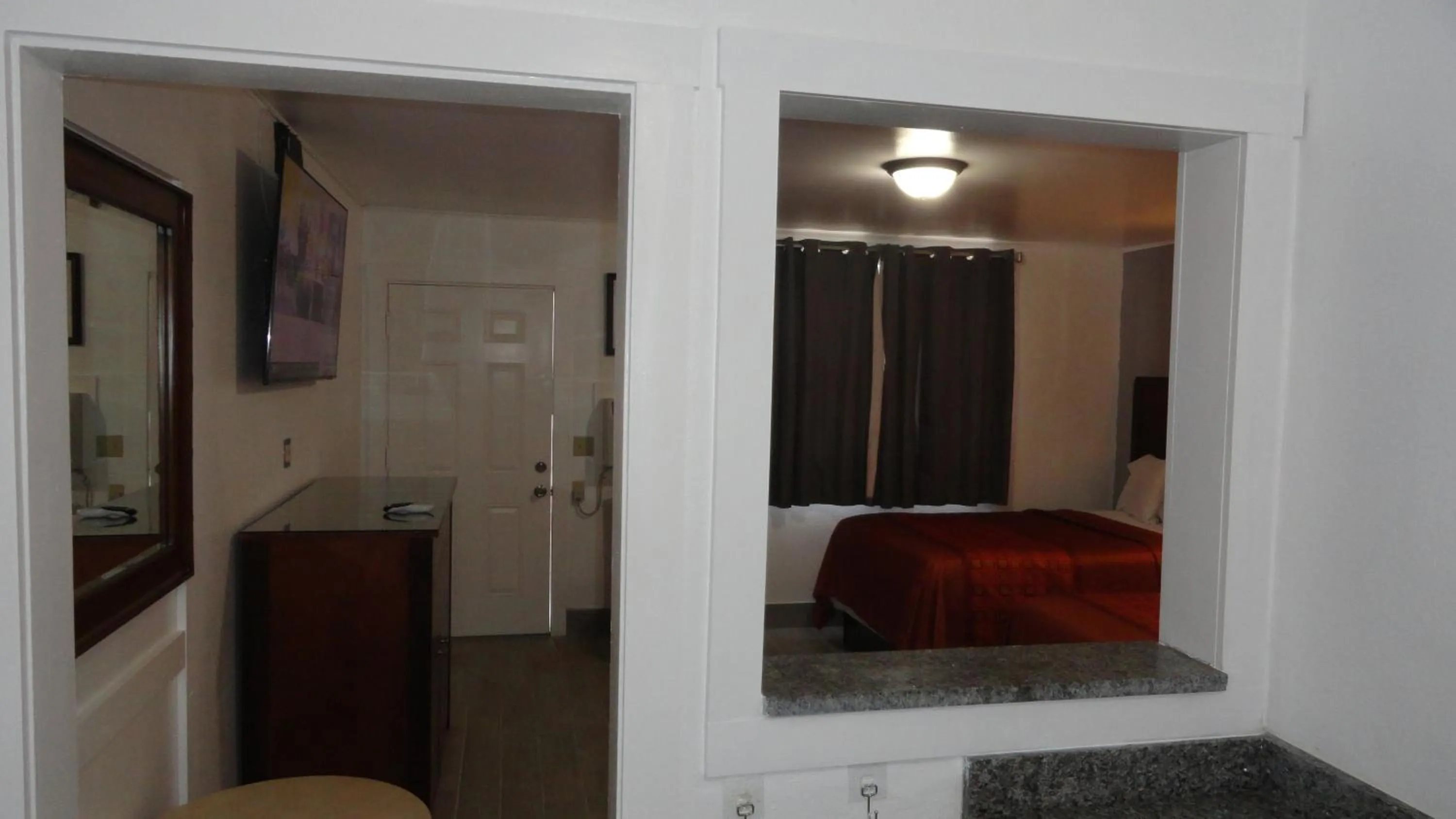 Photo of the whole room in ECONOMY INN