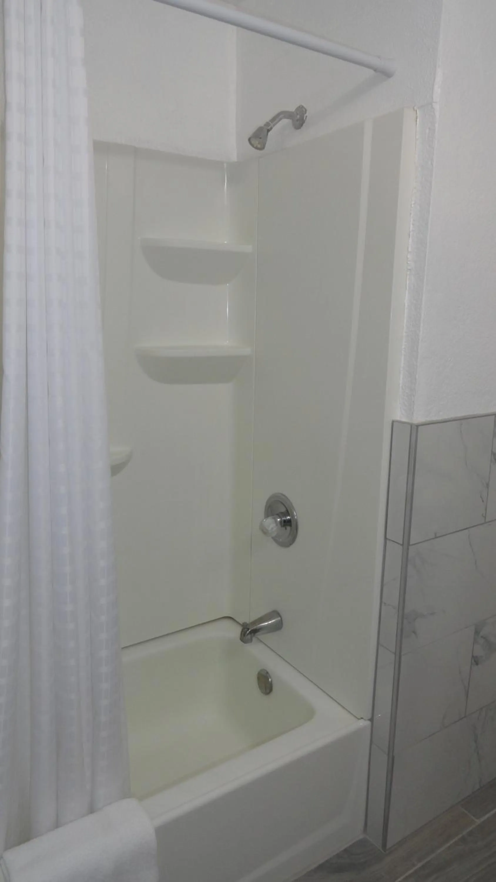 Shower in ECONOMY INN