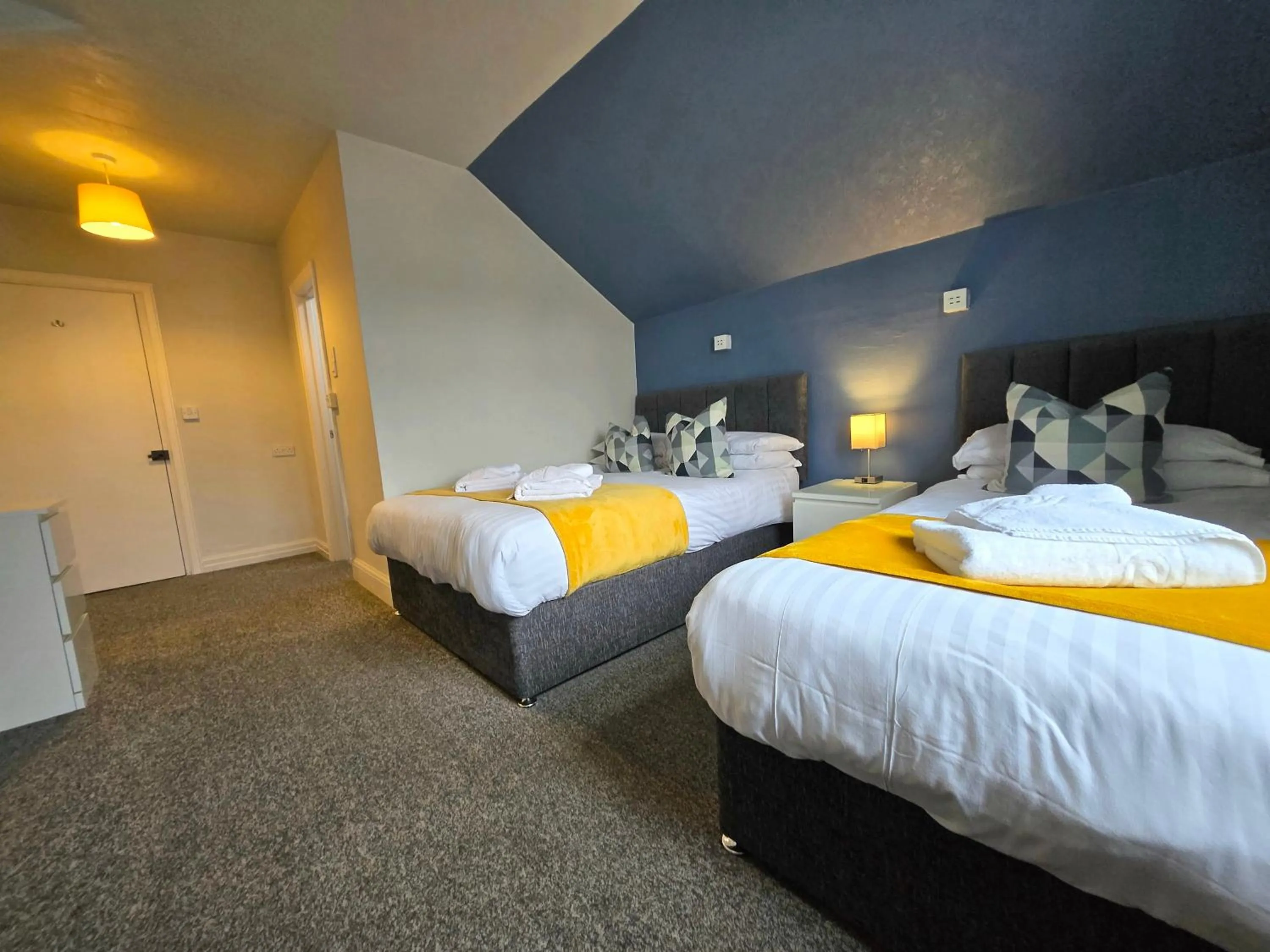 Bed in Beach Hotel Torbay B&B