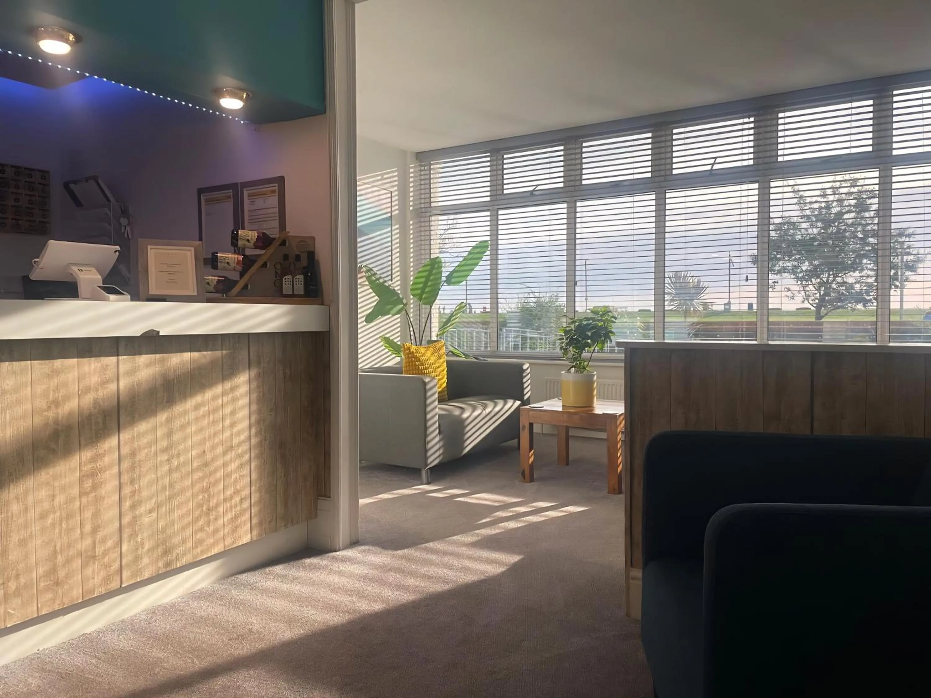 Lounge or bar in Beach Hotel Torbay B&B