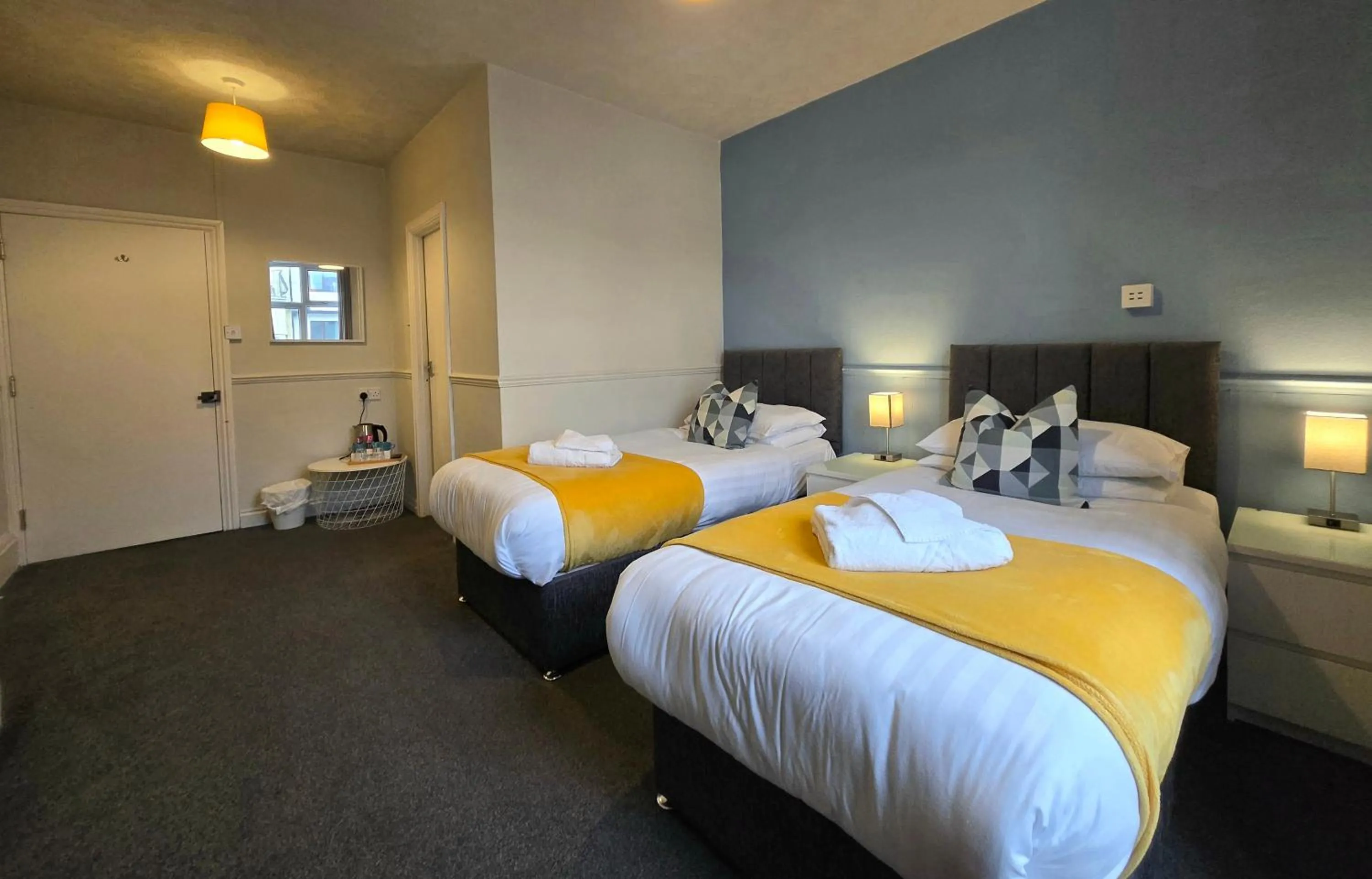 Bed in Beach Hotel Torbay B&B