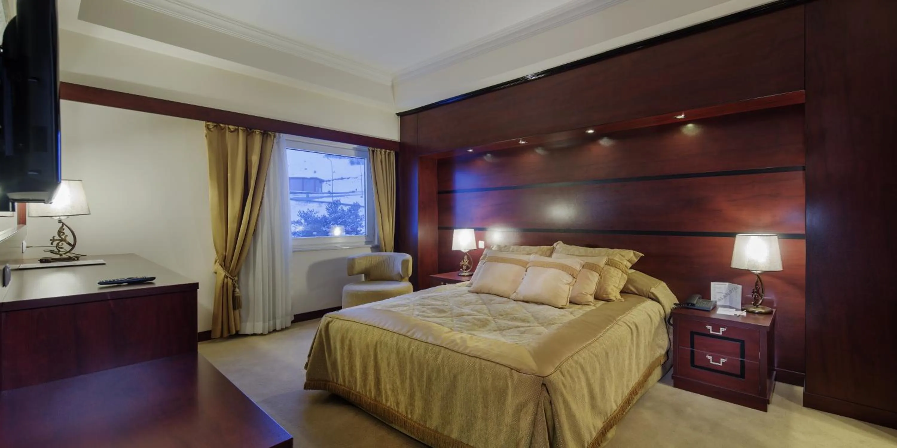 Bed in Palan Ski & Convention Resort Hotel