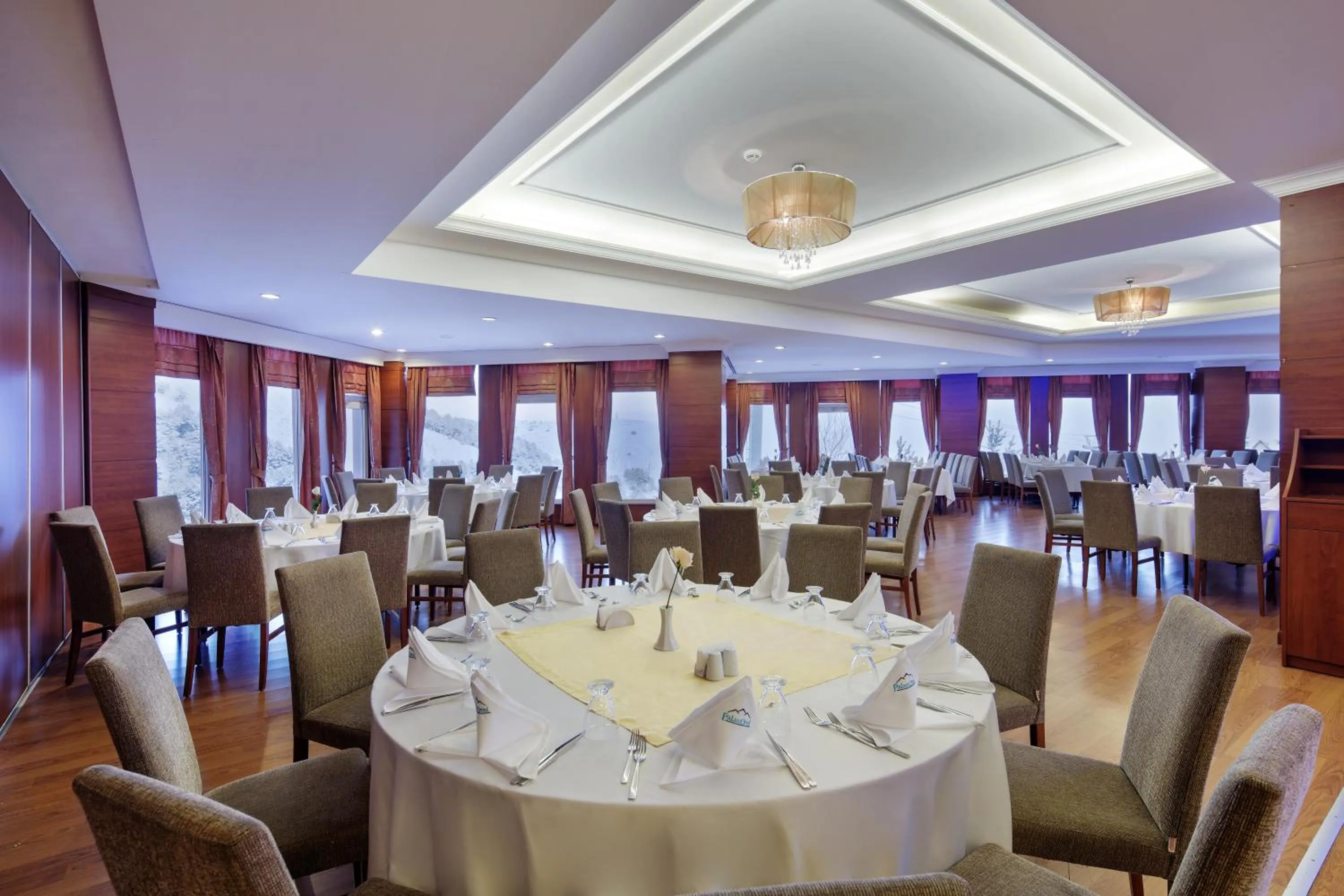 Food and drinks in Palan Ski & Convention Resort Hotel