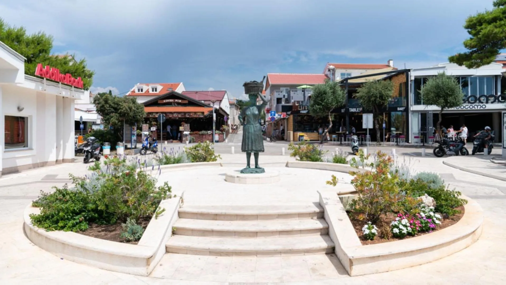 Neighbourhood in Apartments in city center Ventus