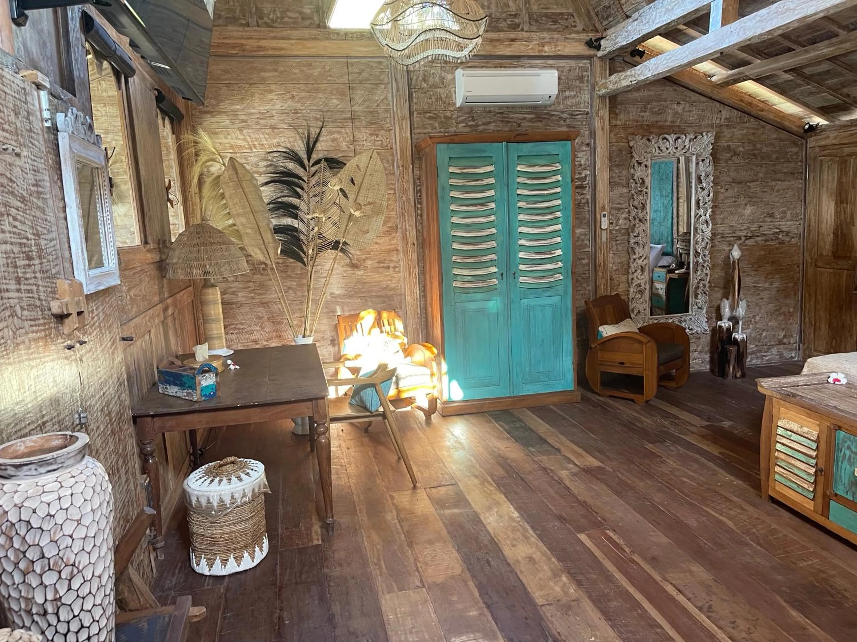 Seating area, Bed in Louka Beach Bali