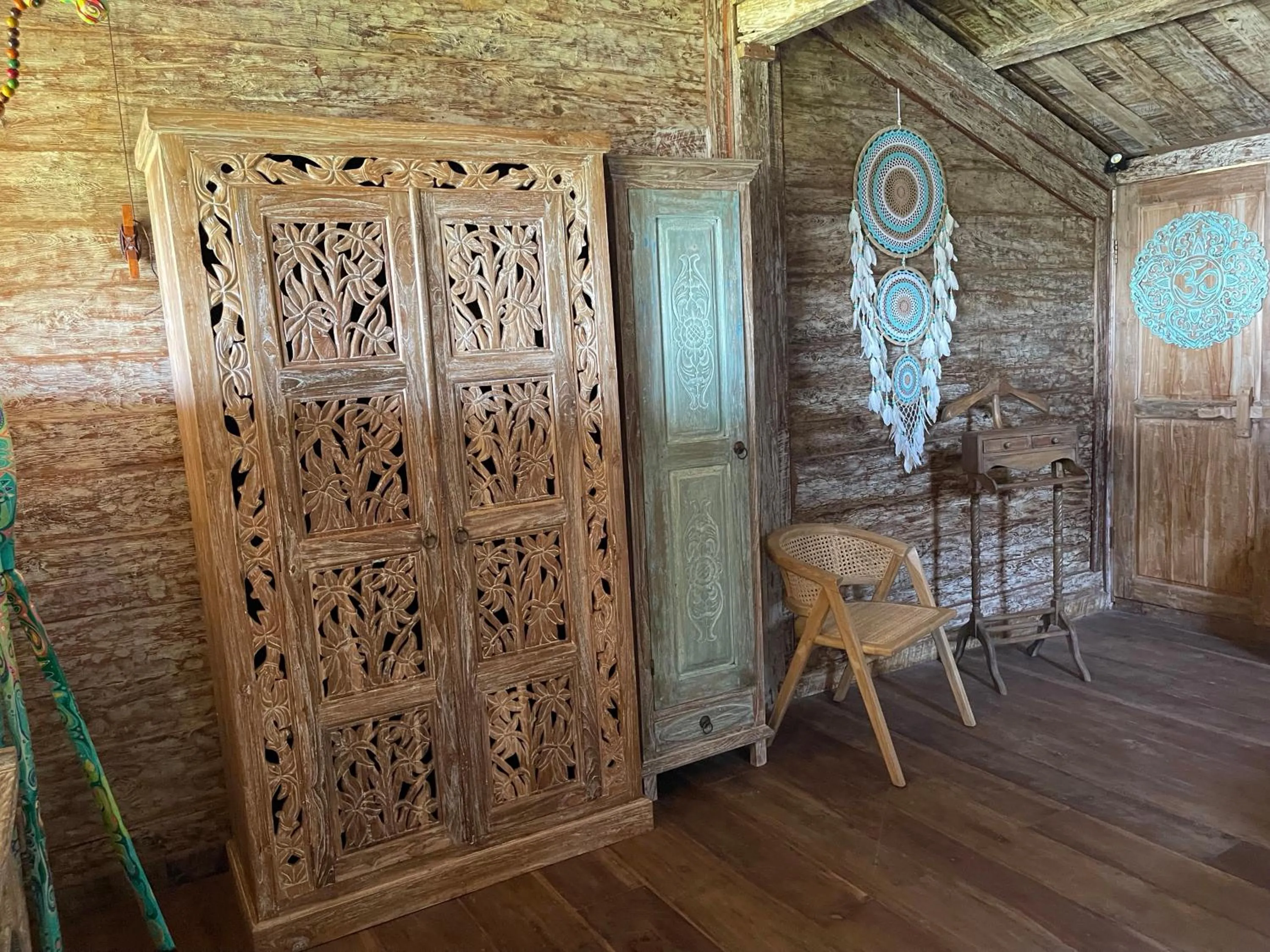 wardrobe in Louka Beach Bali