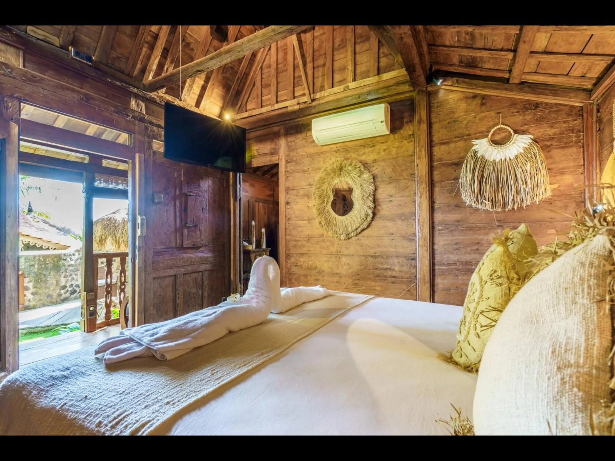 Photo of the whole room, Bed in Louka Beach Bali