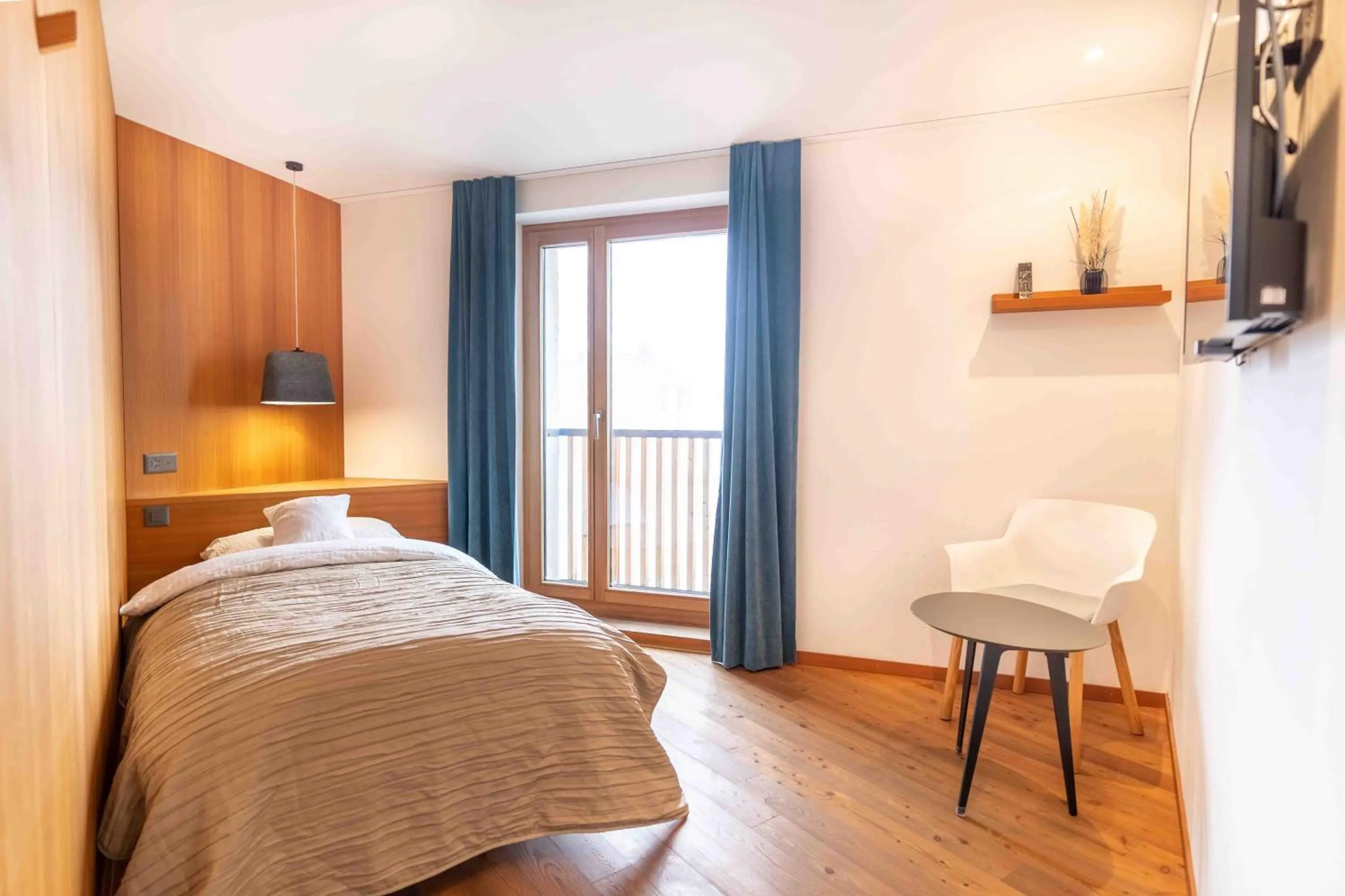 Bedroom, Bed in Longhin Maloja B&B