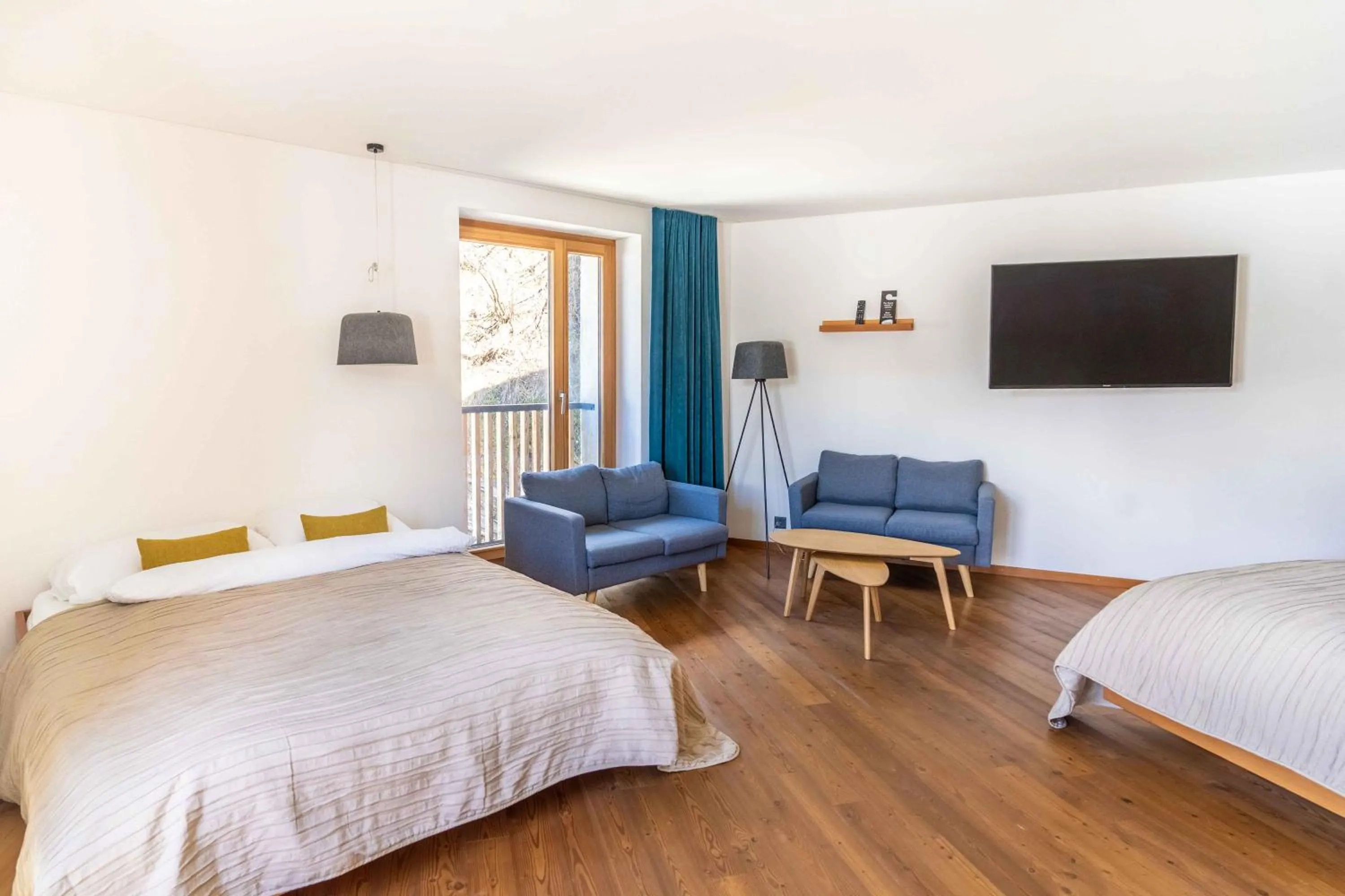 Photo of the whole room, Bed in Longhin Maloja B&B