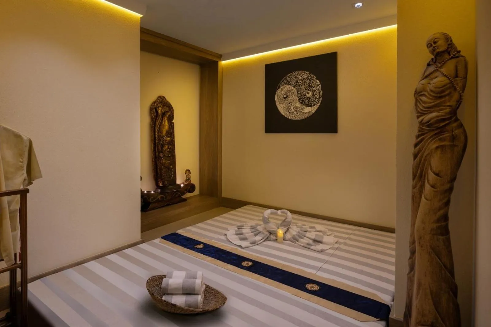Spa and wellness centre/facilities, Bed in Crowne Plaza Istanbul - Ortakoy Bosphorus by IHG