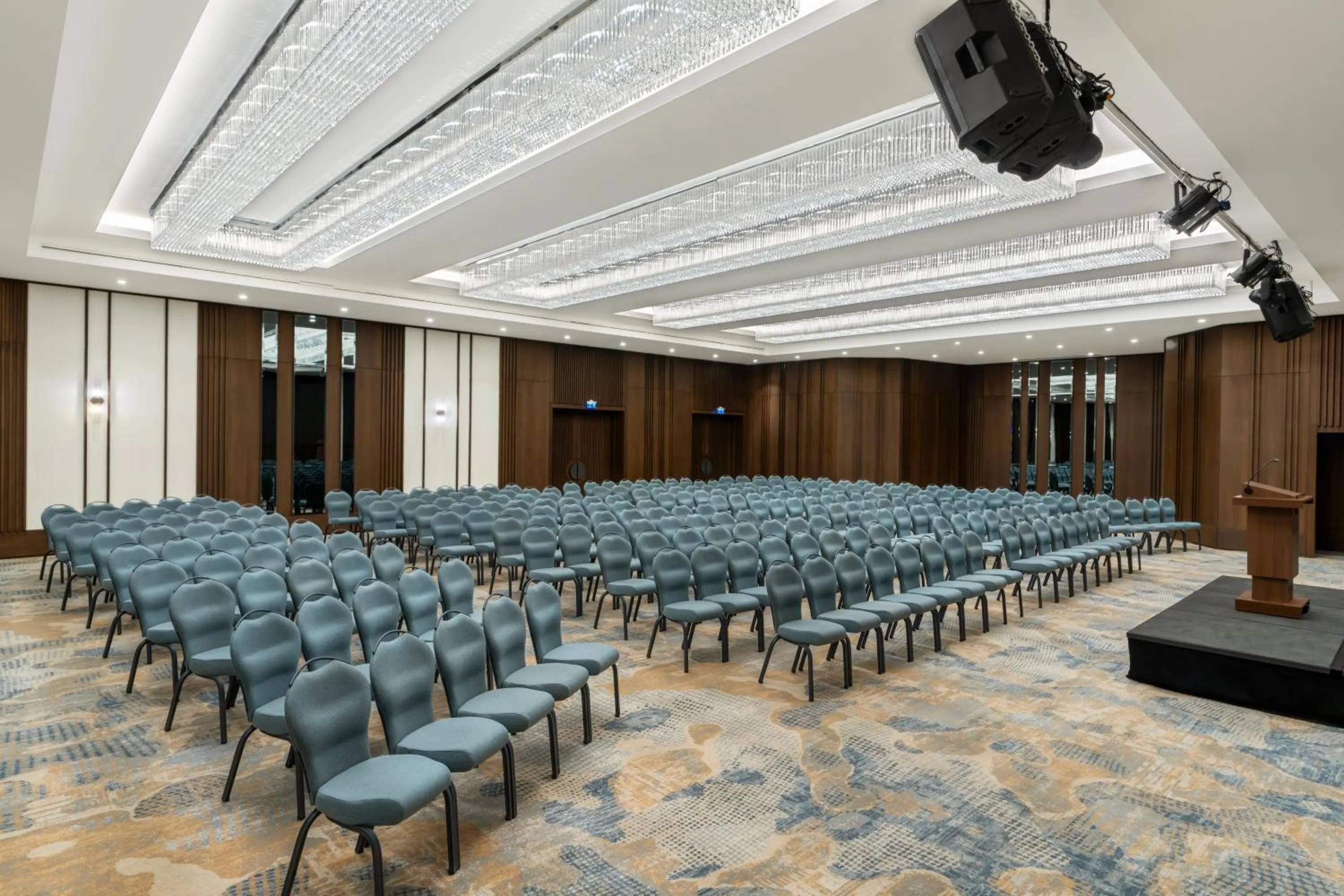 Meeting/conference room in Crowne Plaza Istanbul - Ortakoy Bosphorus by IHG