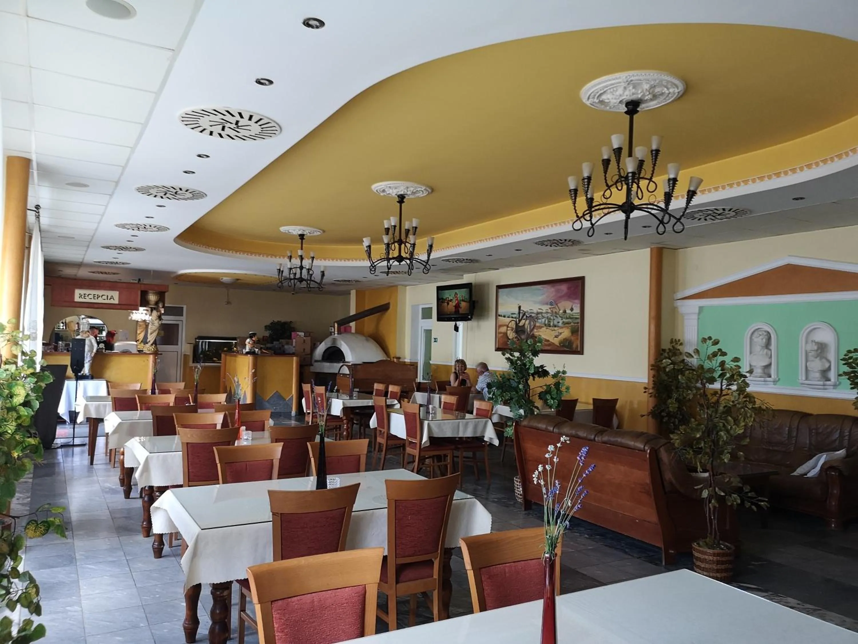 Restaurant/places to eat in Hotel Biele Studničky Dargov