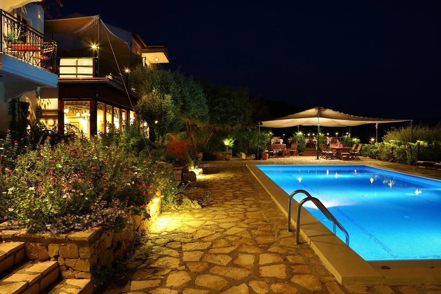 Swimming pool in Diva Residence Allsuite Hotel