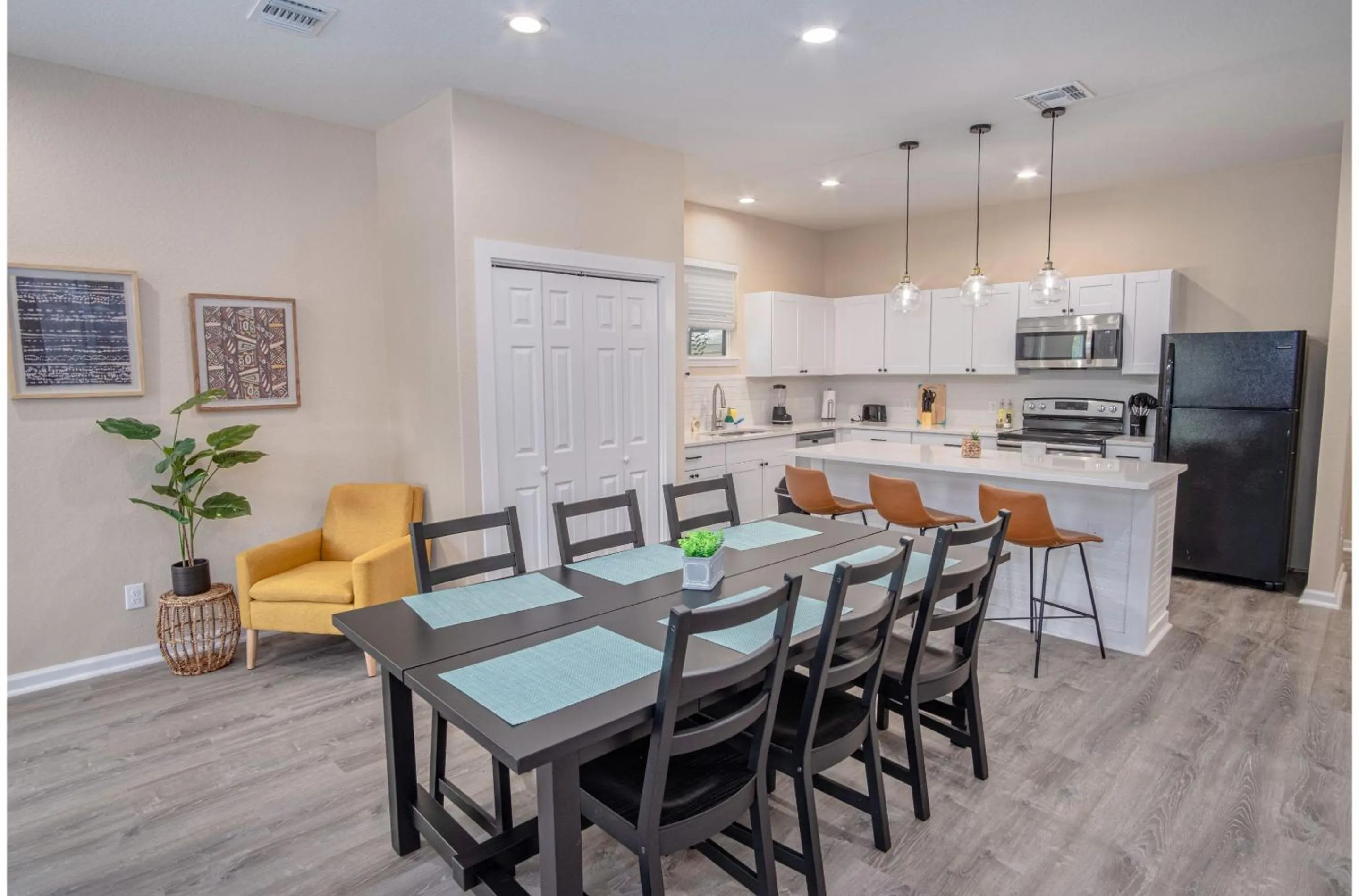 Dining area in Beautiful Fenced 3BR 2BA Near Exciting Downtown