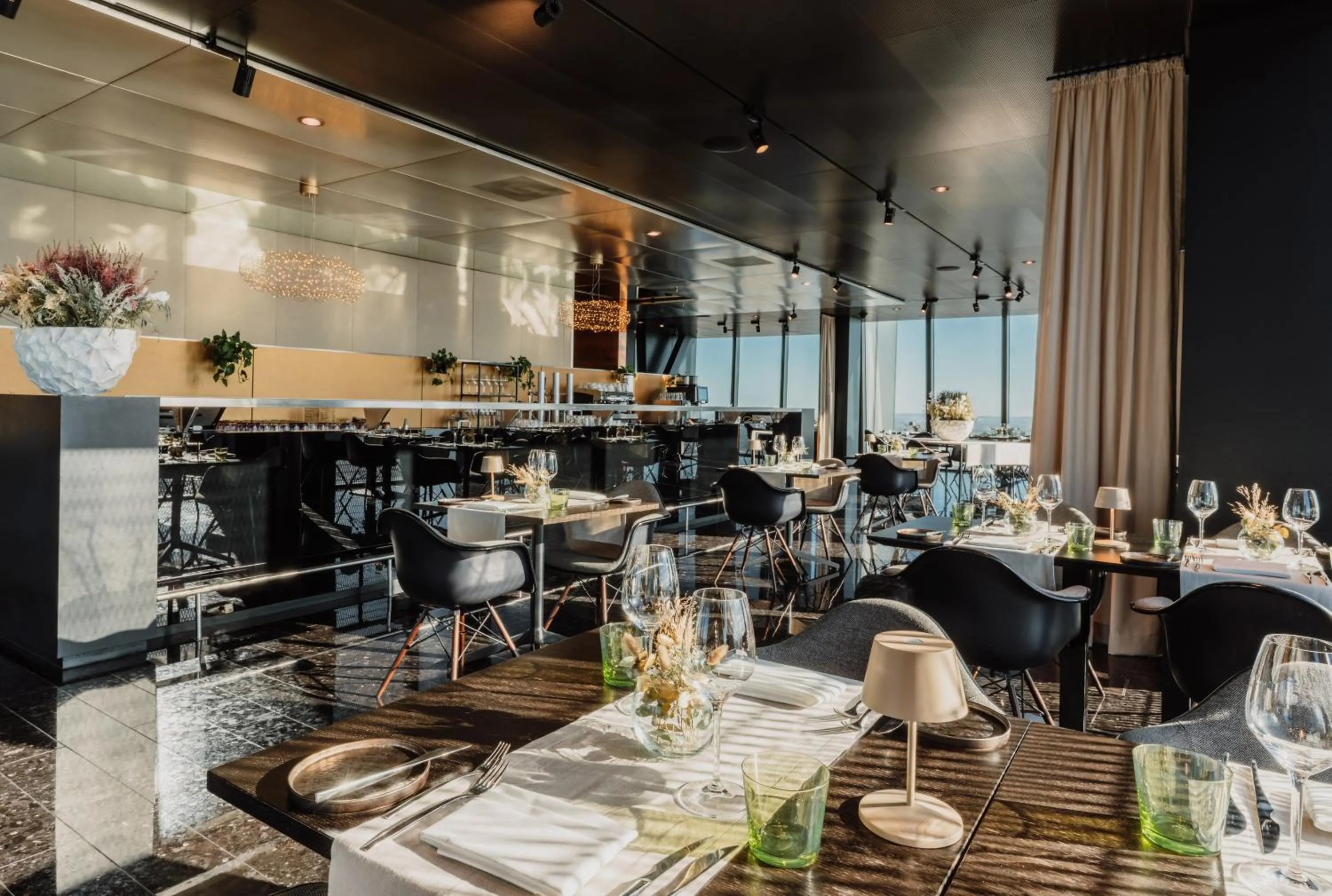 Restaurant/places to eat in Melia Vienna