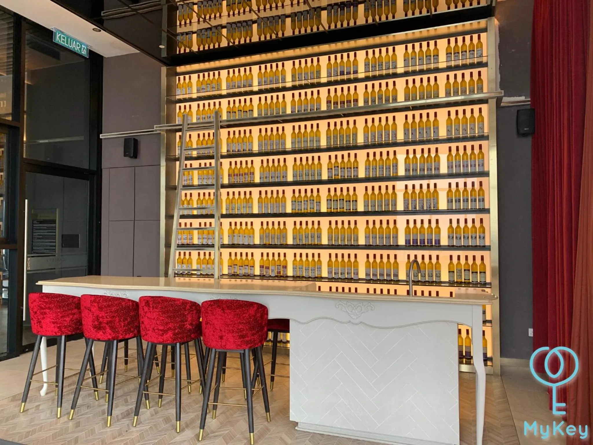 Lounge or bar in Scarletz Suites KLCC by MyKey