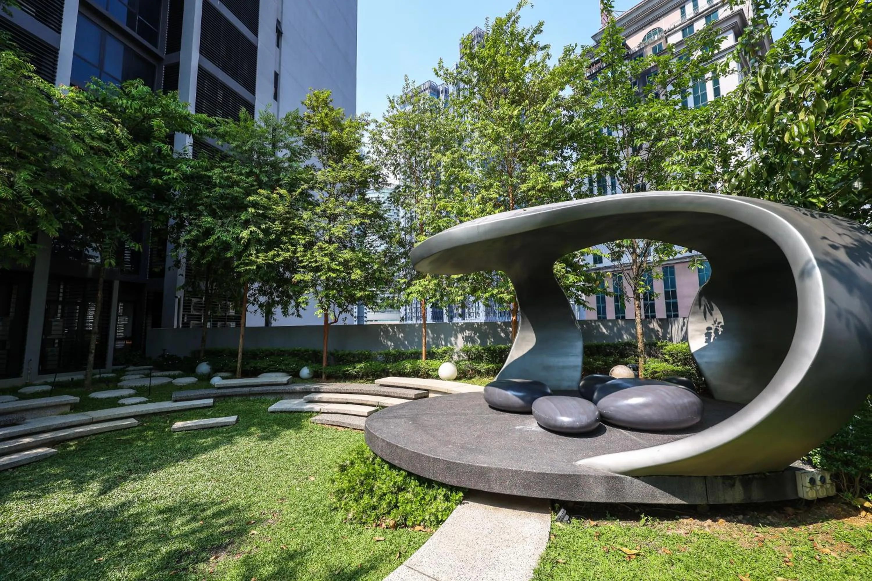 Scarletz Suites KLCC by MyKey