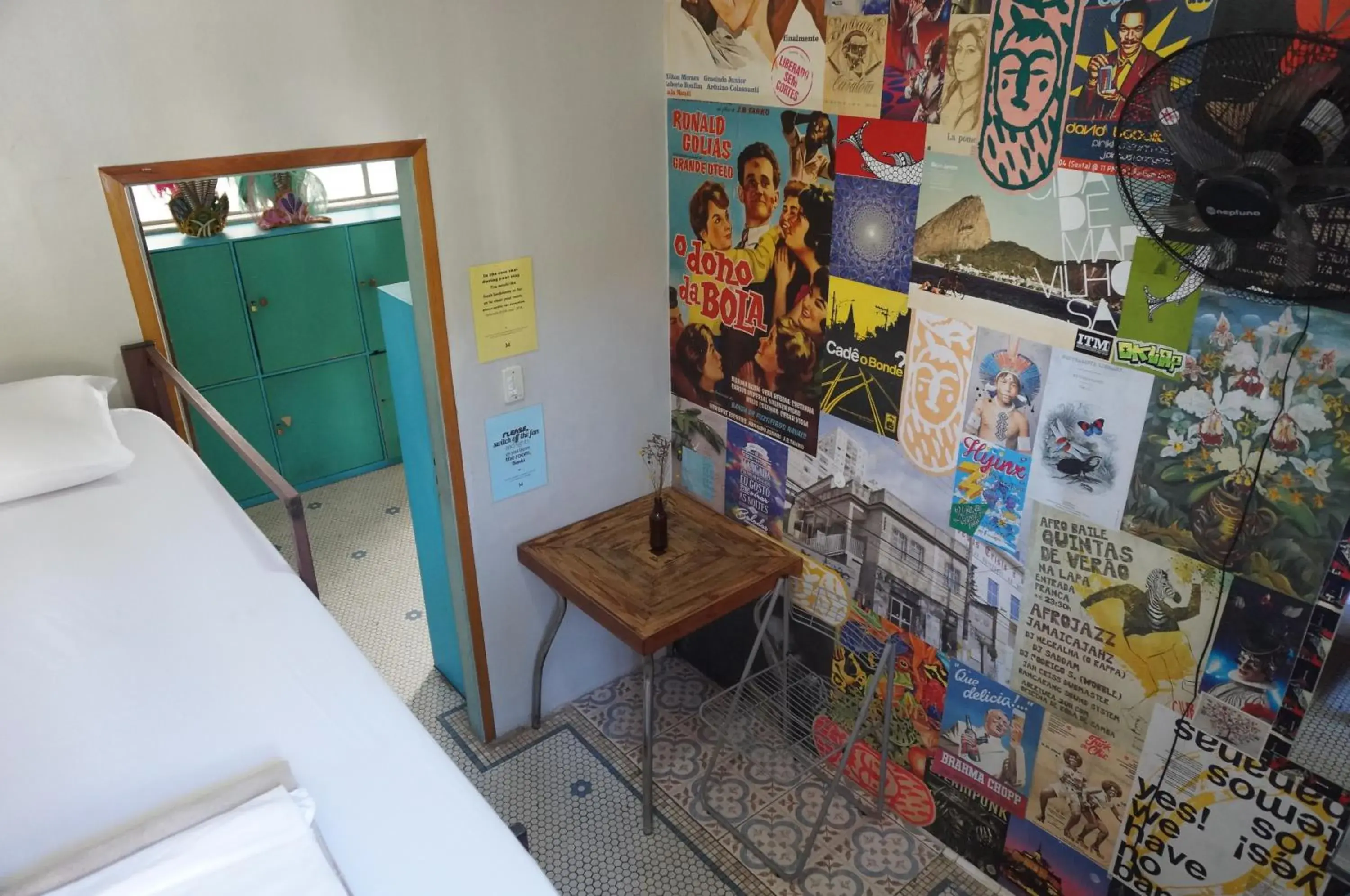 Twin Room with Shared Bathroom in Mambembe Hostel Twin Room with Shared Bathroom in Mambembe Hostel