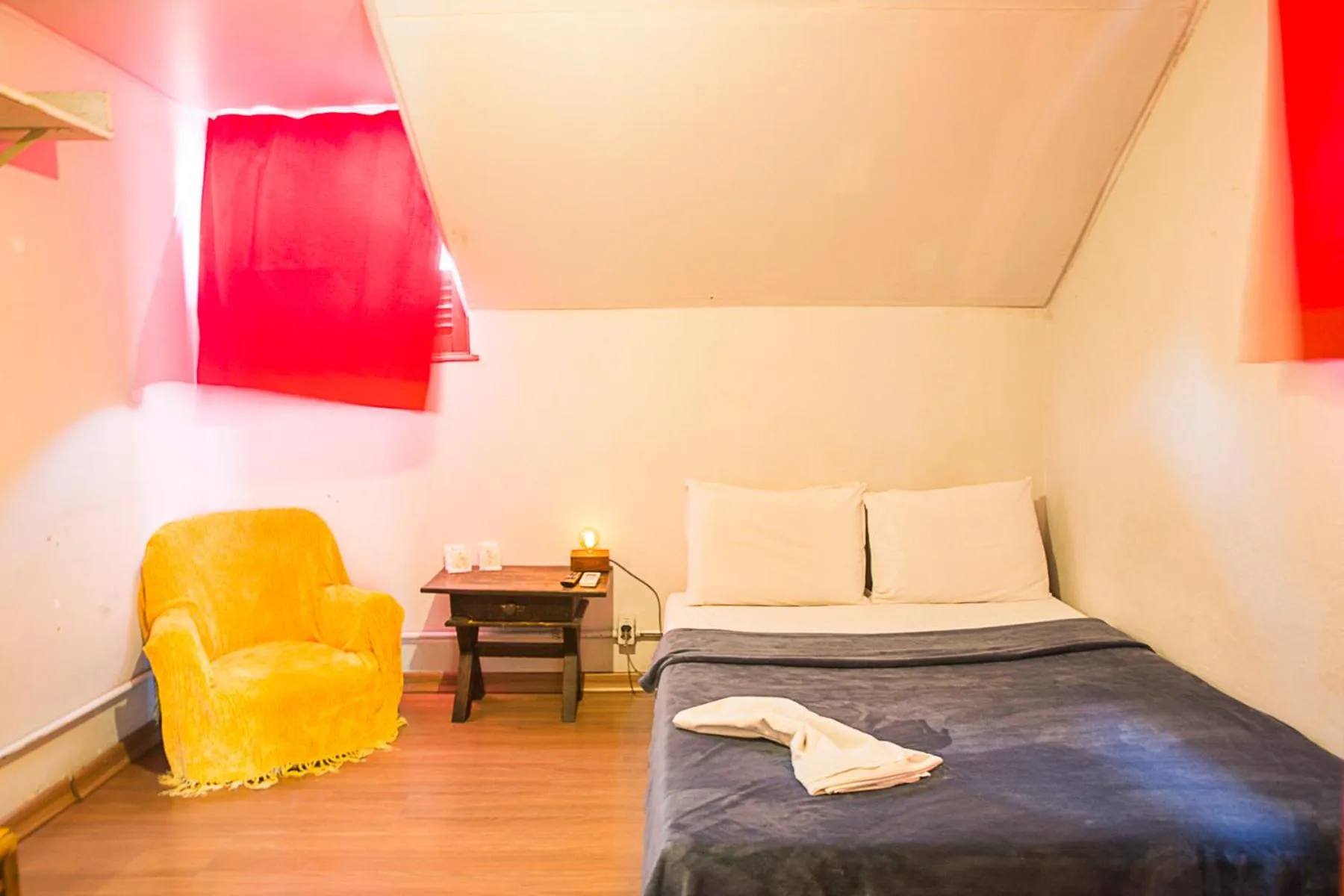 Double Room with Shared Bathroom in Mambembe Hostel