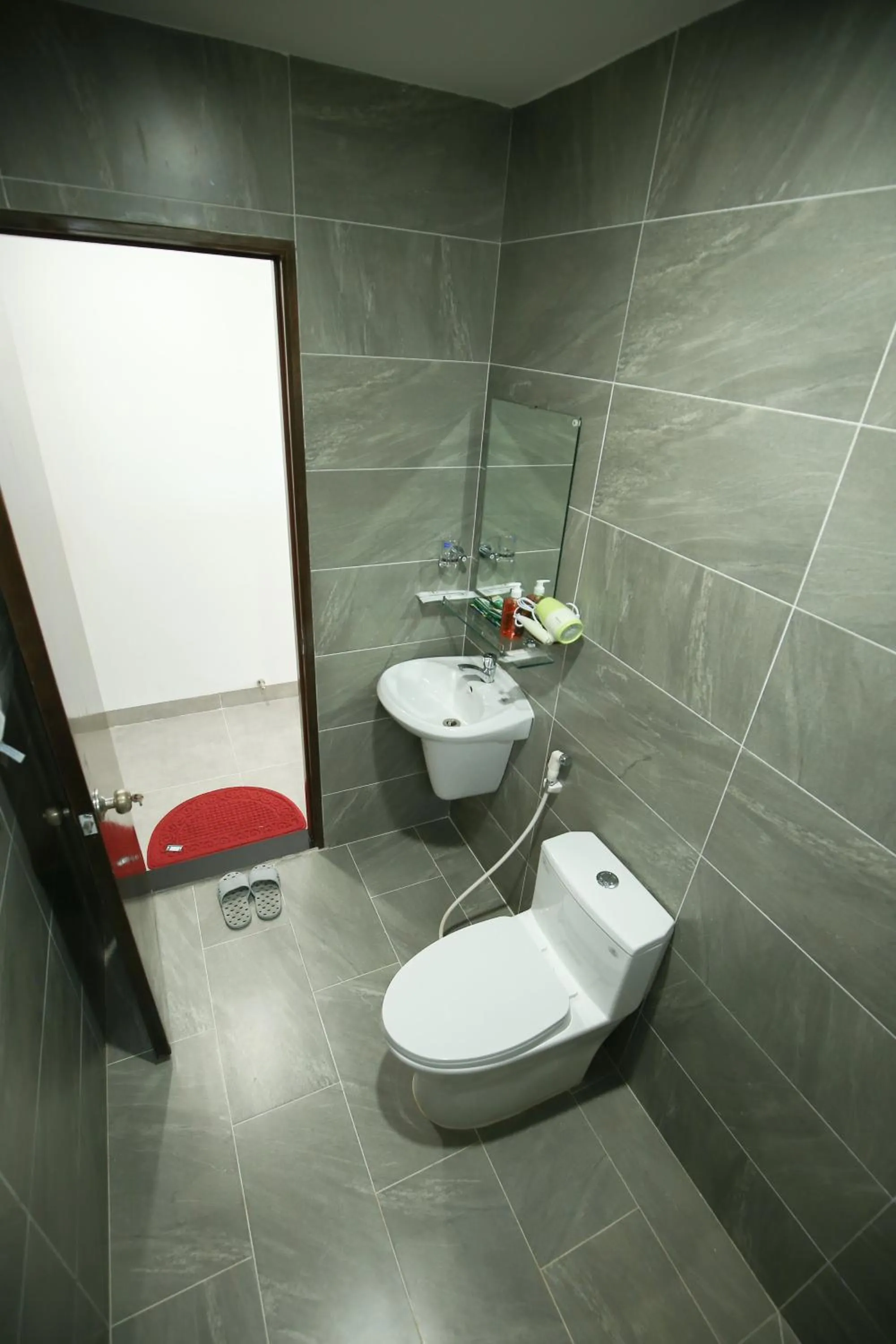 Bathroom in LH APARTMENT DA NANG