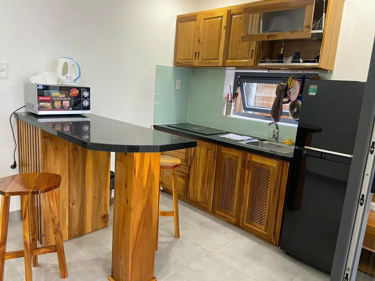 microwave in LH APARTMENT DA NANG