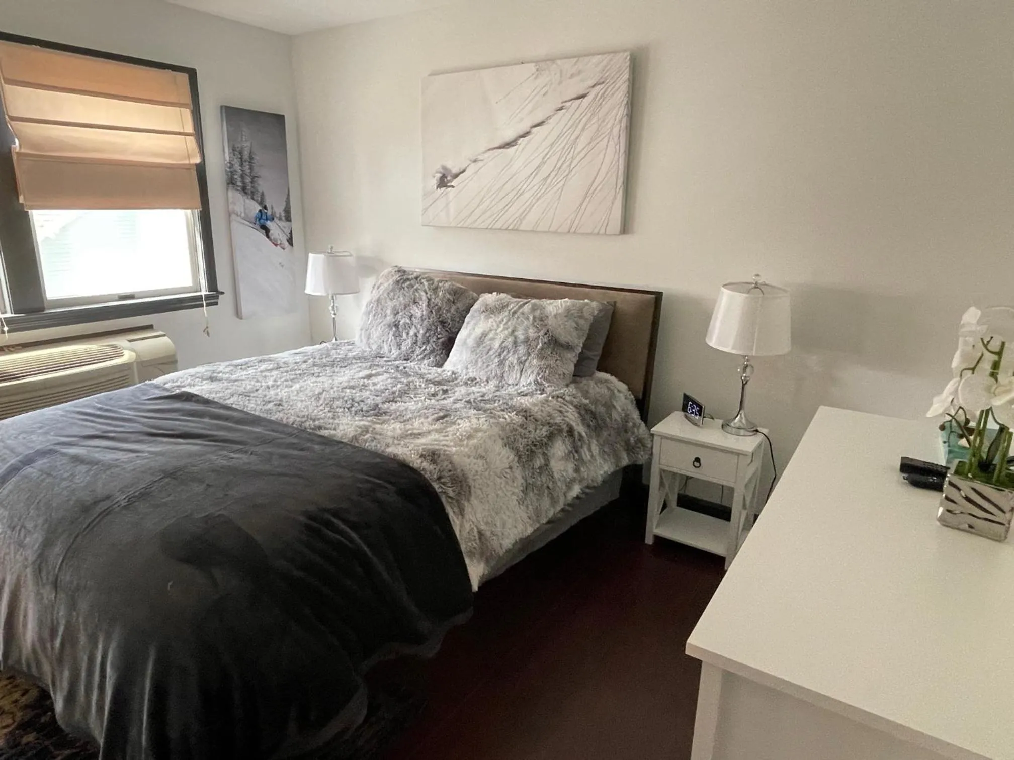 Bed in Gorgeous Ski On/Off 2 BR Sleeps 8 Jiminy-Must See Luxury