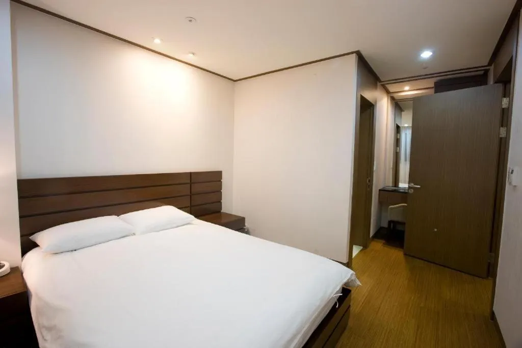 Bed in High1 Condominium