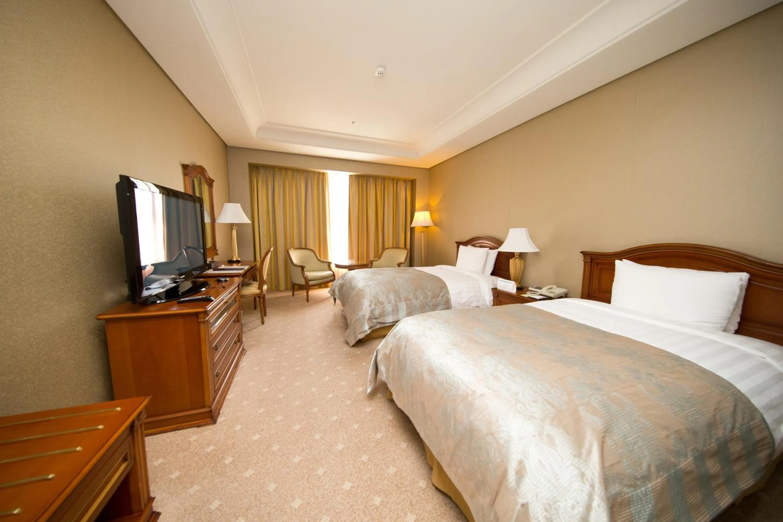 Bed in High1 Grand Hotel Main Tower