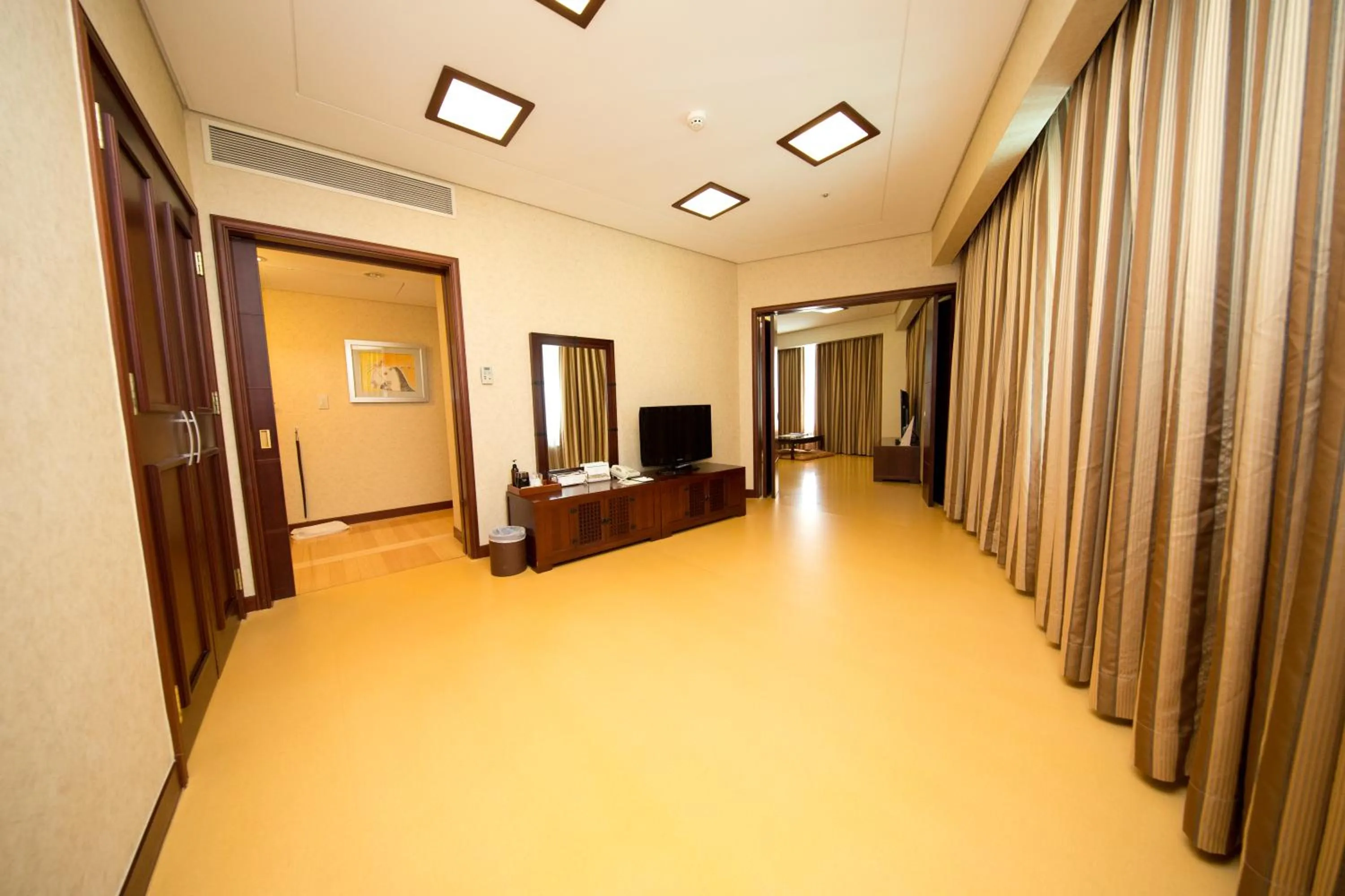 High1 Grand Hotel Main Tower