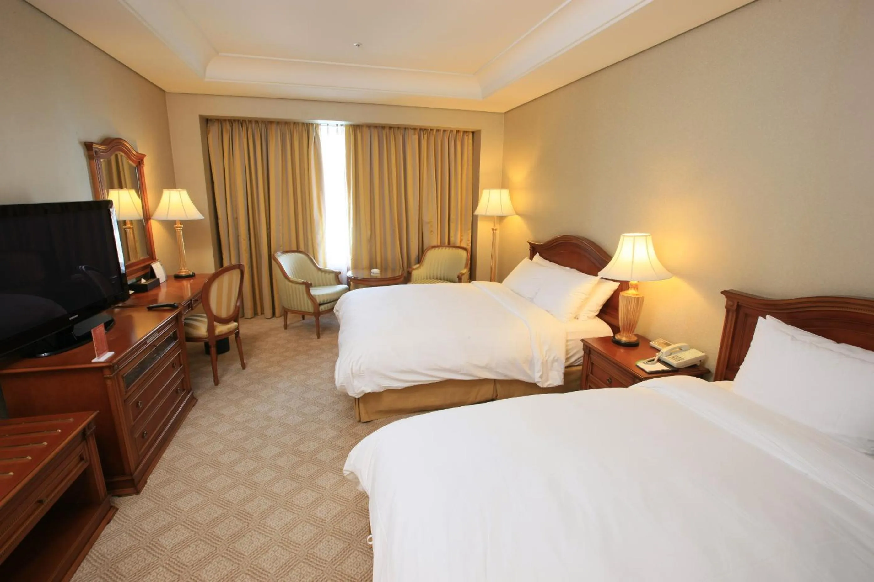 Bed in High1 Grand Hotel Main Tower