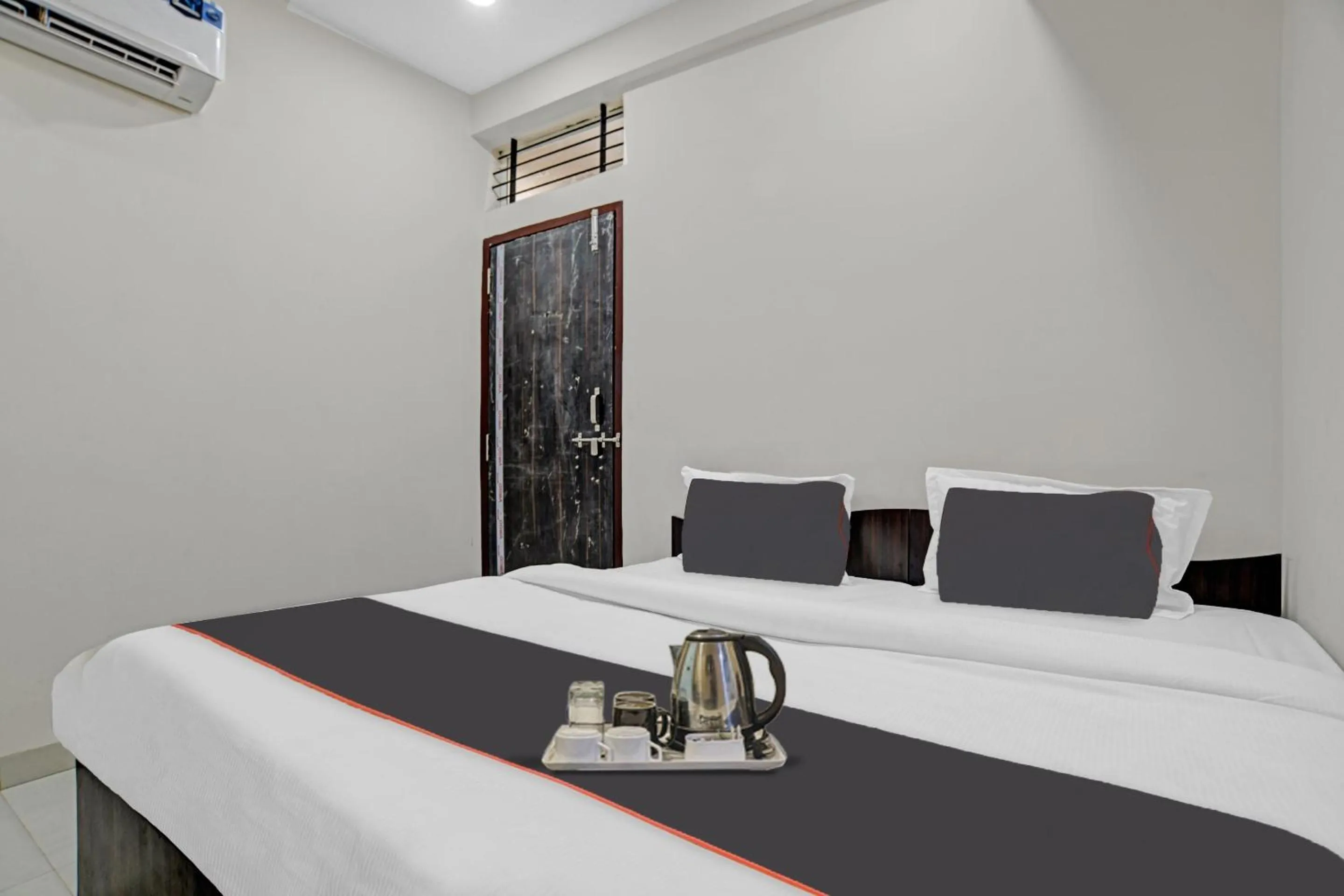 Bathroom, Bed in HOTEL DREAM PALACE