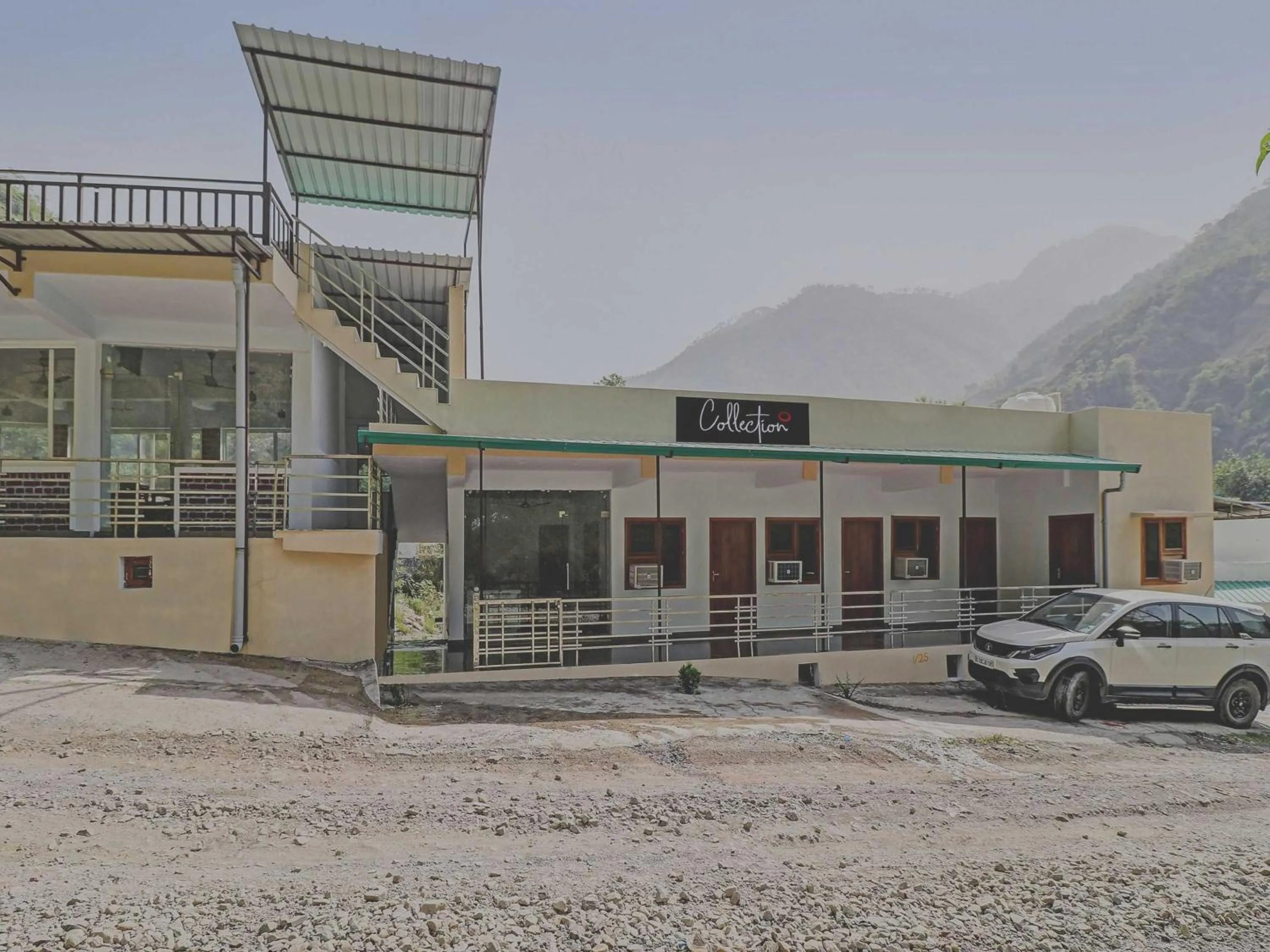 Facade/entrance in Collection O Studioz Om River Resort