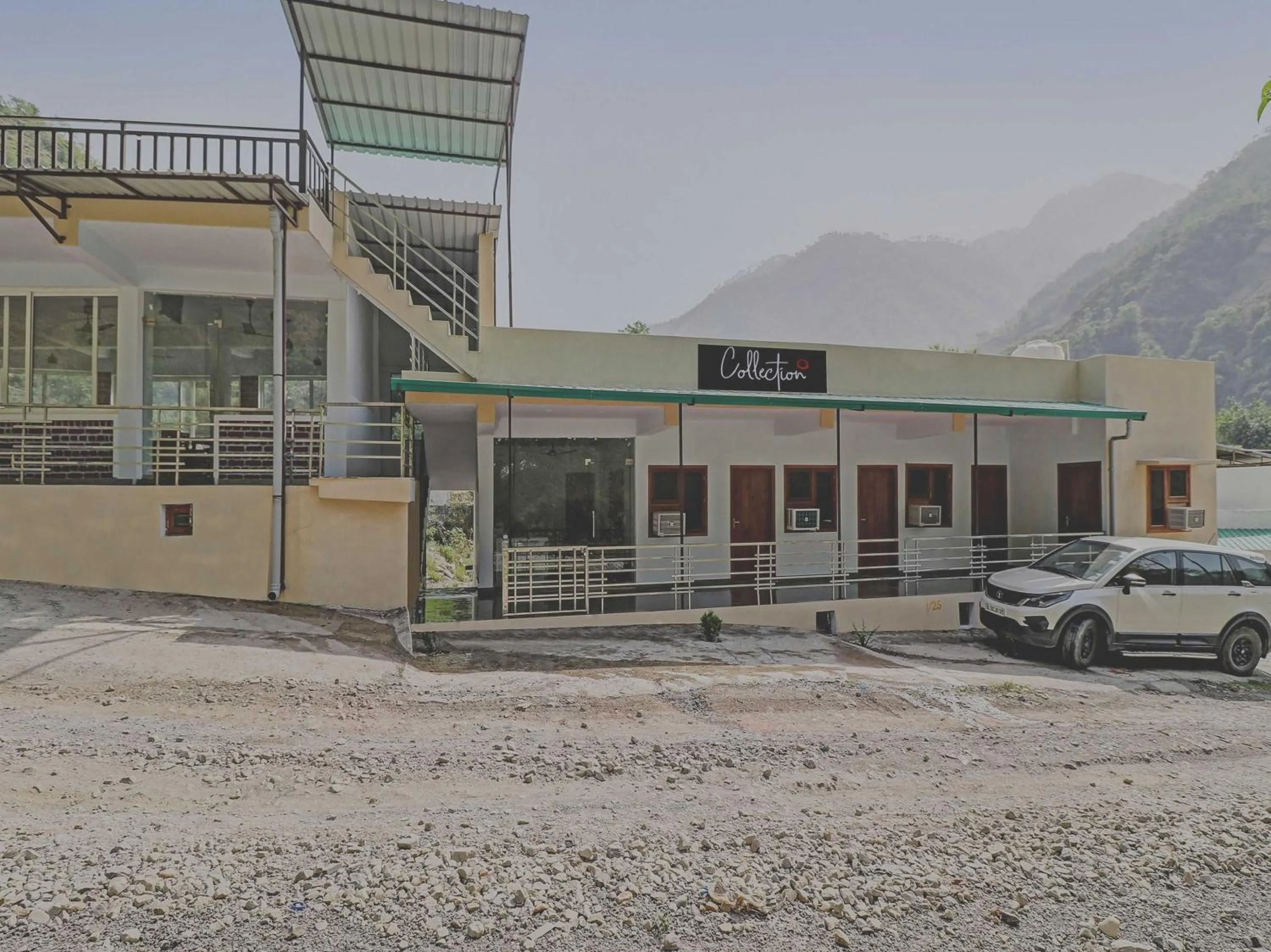 Facade/entrance in Collection O Studioz Om River Resort