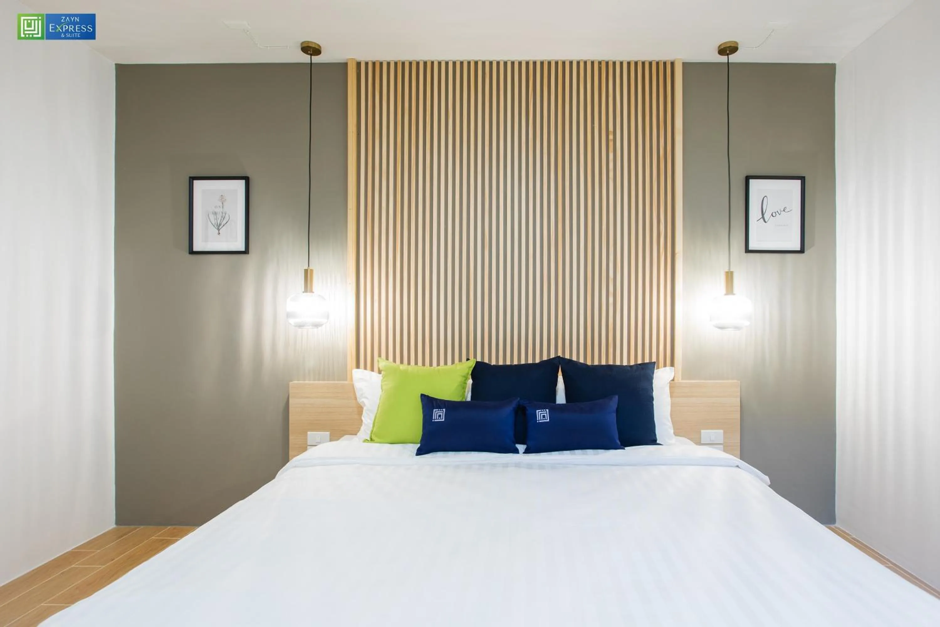 Bedroom, Bed in Zayn Express & Suites