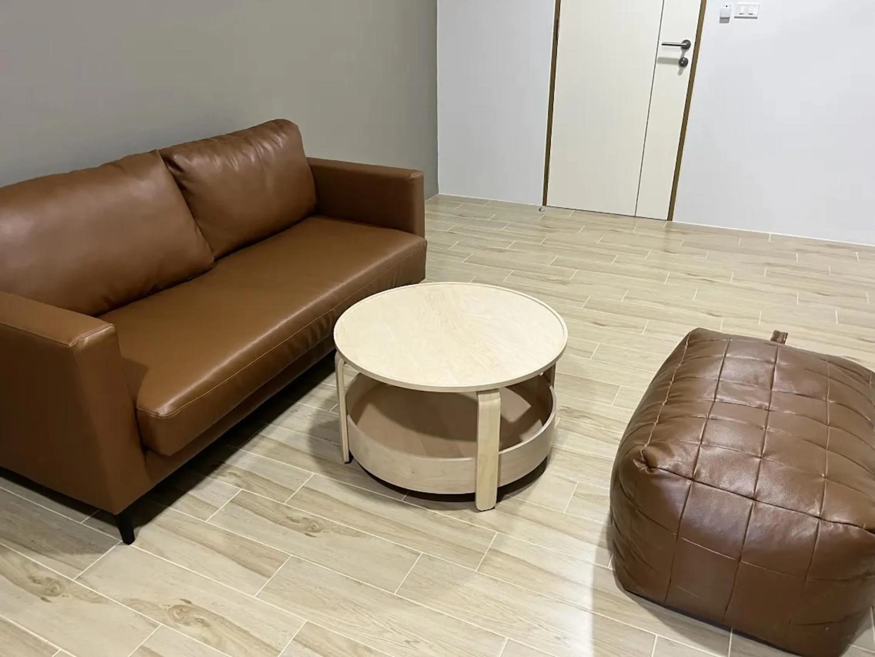 Seating area in Zayn Express & Suites