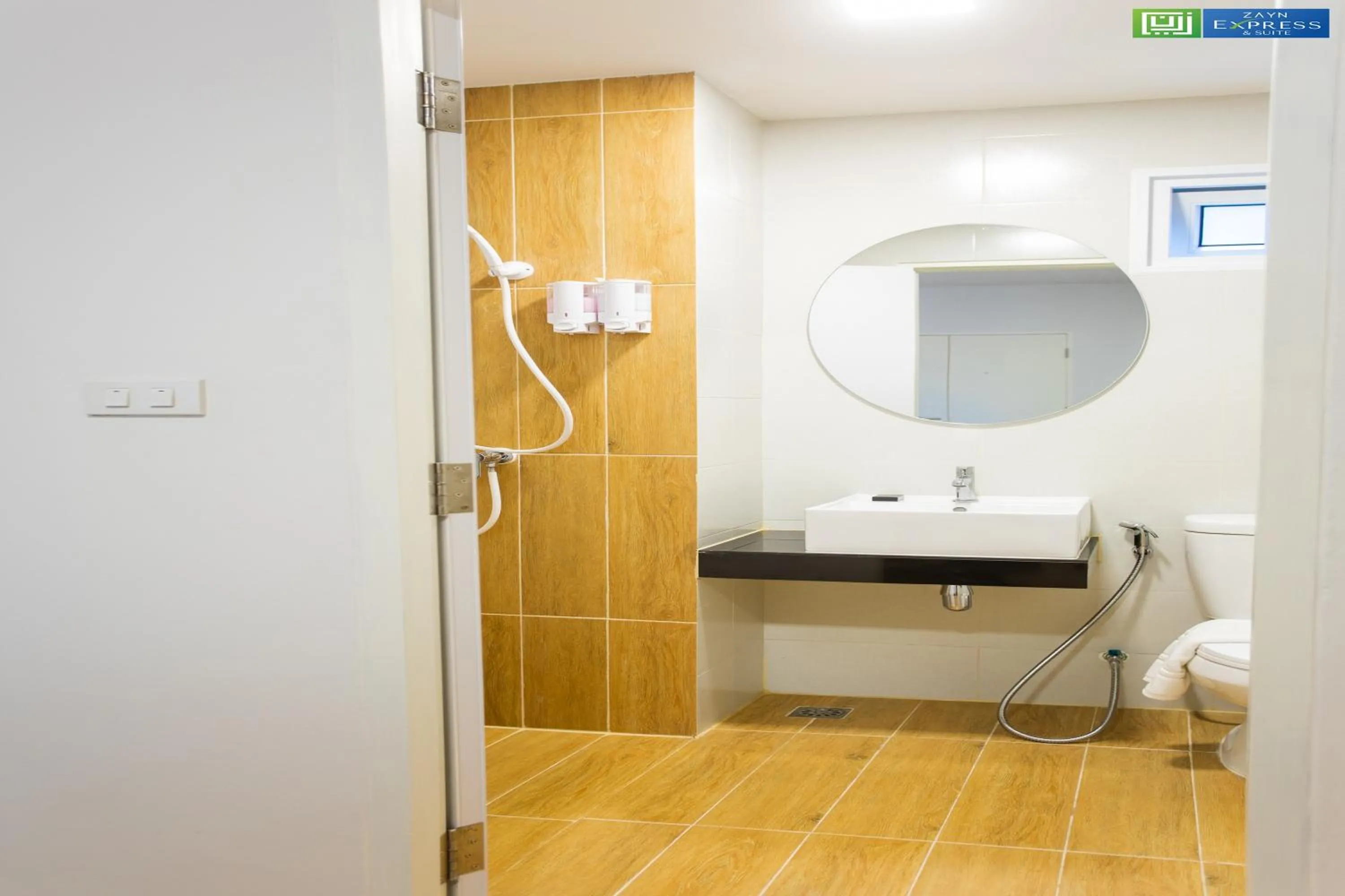 Bathroom in Zayn Express & Suites