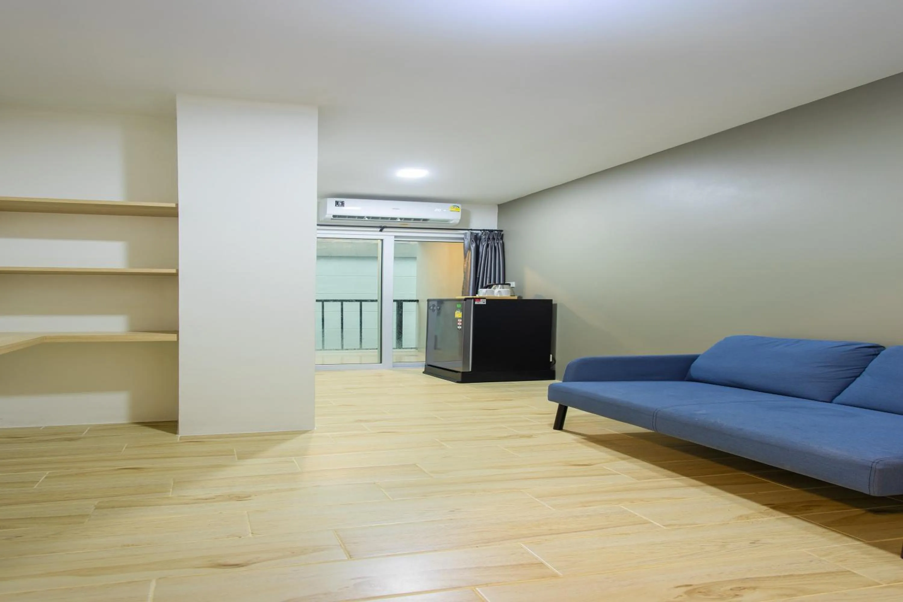 Photo of the whole room in Zayn Express & Suites