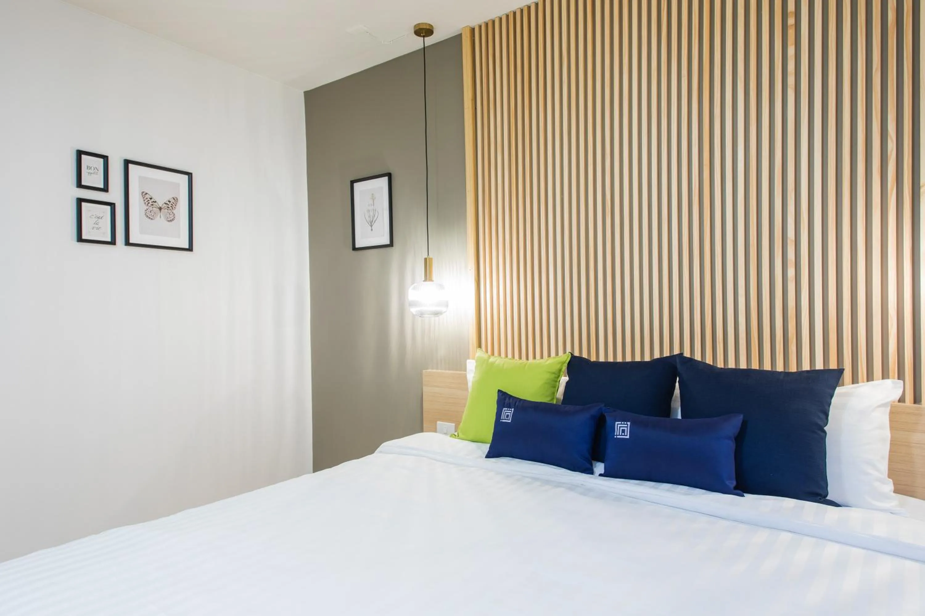 Bedroom, Bed in Zayn Express & Suites