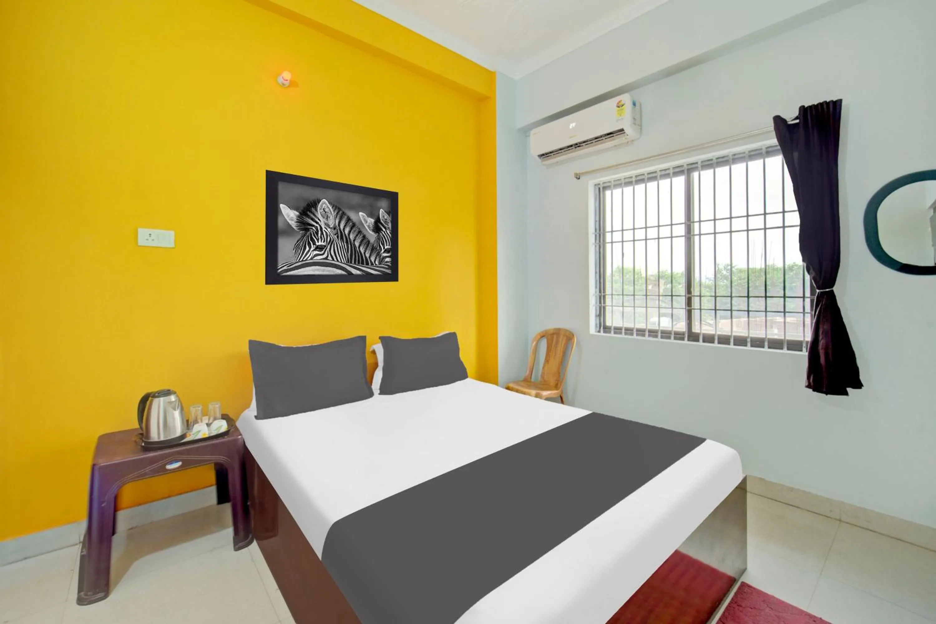 Bedroom, Bed in Hotel O Friends Inn