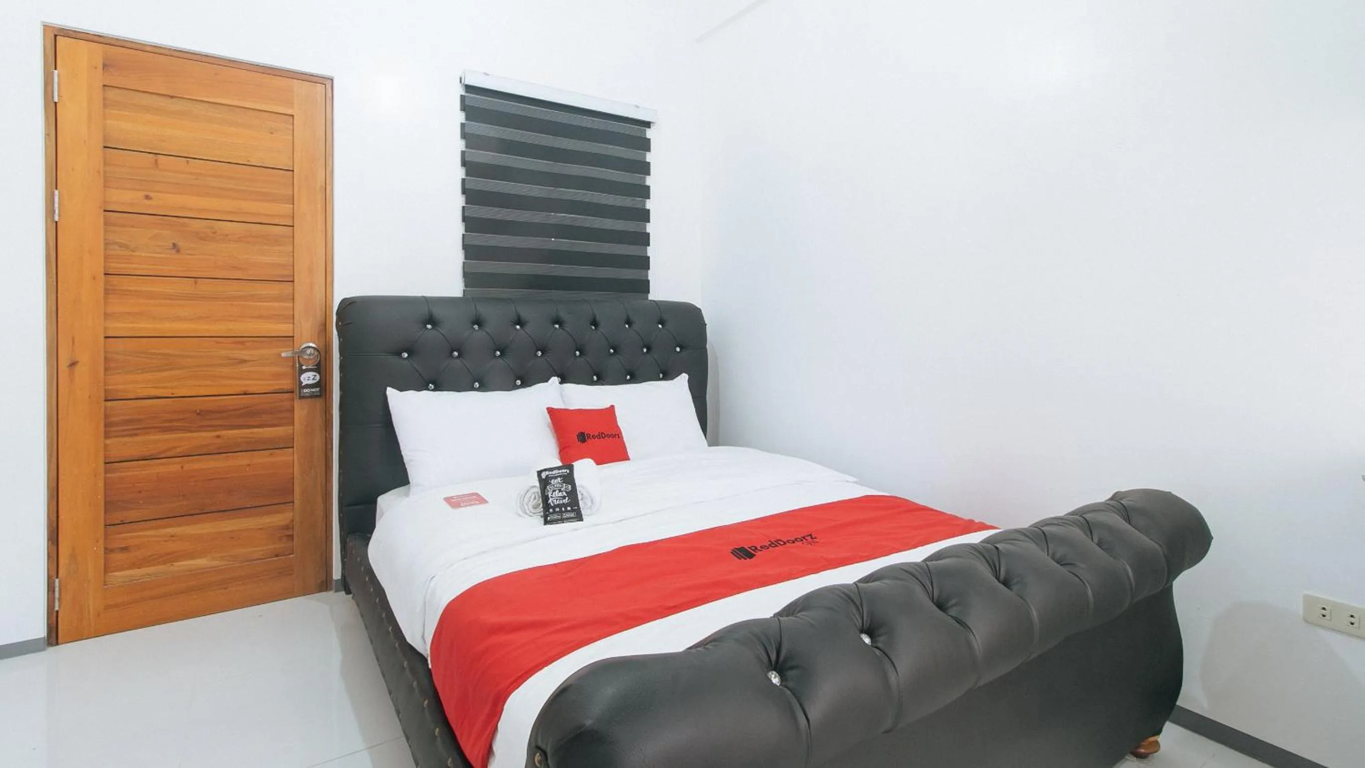 Bed in RedDoorz @ St. Catherine Residences Olongapo City
