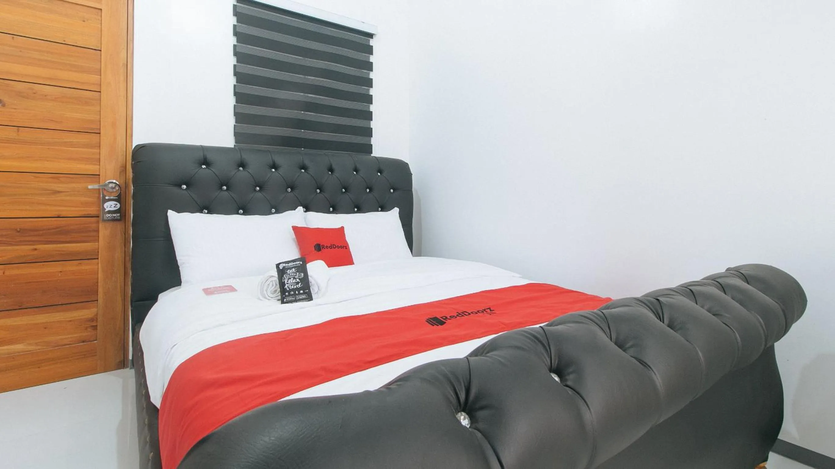 Bed in RedDoorz @ St. Catherine Residences Olongapo City