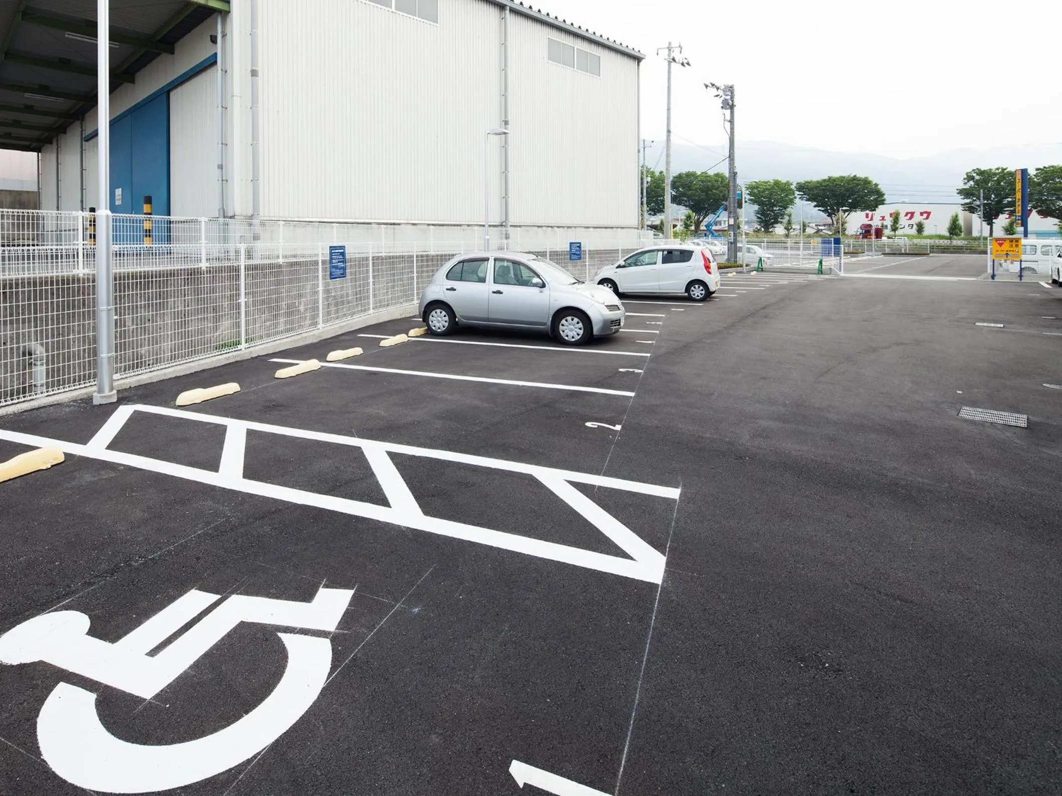 Parking in Super Hotel Shikoku-chuo